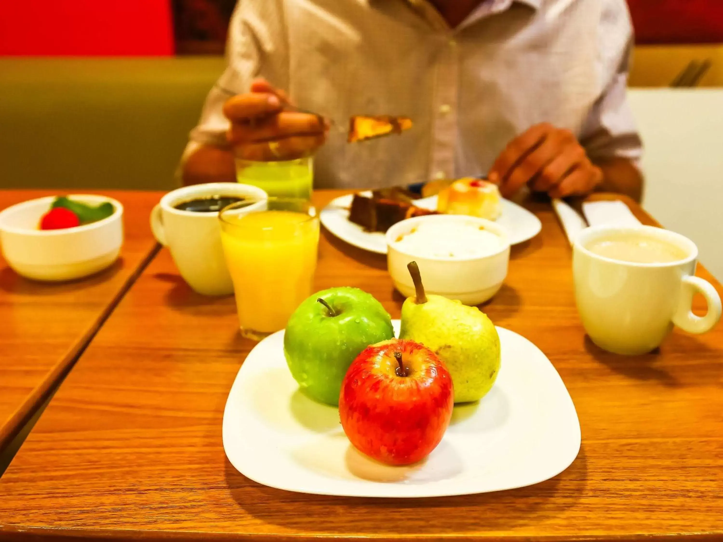 Breakfast, Food in ibis Rio de Janeiro Nova America