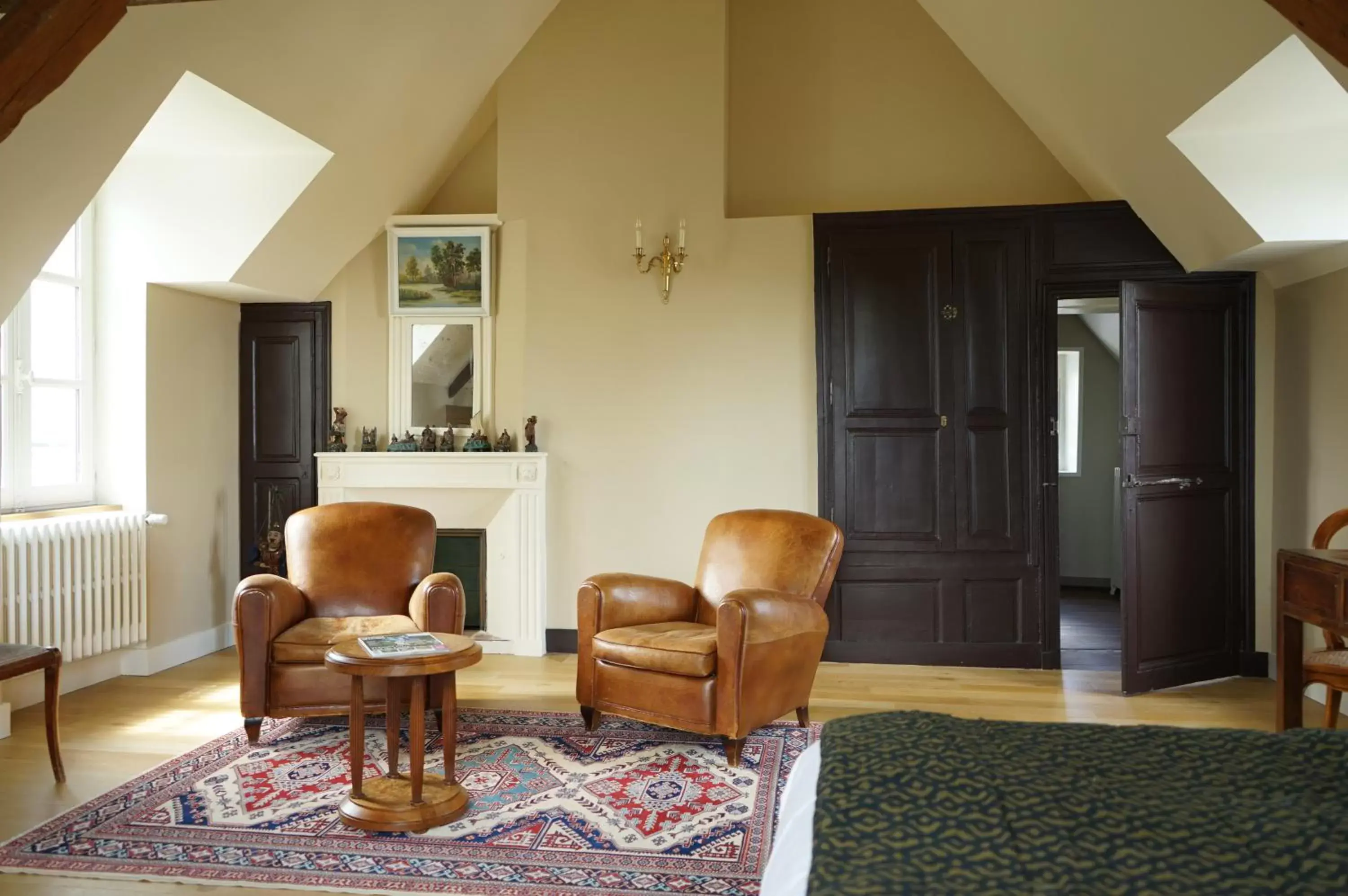 Photo of the whole room, Seating Area in Le Clos des Péziers