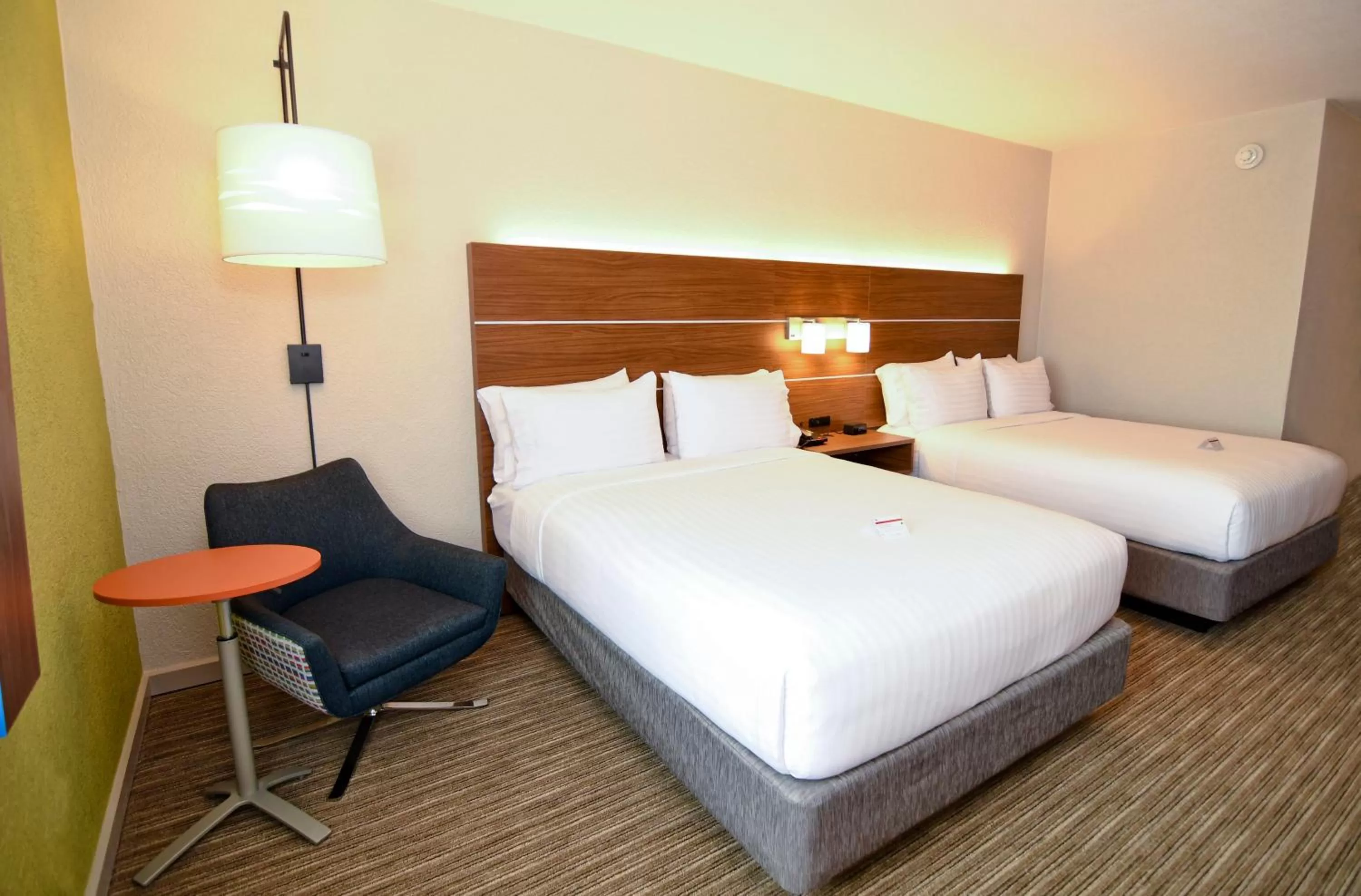 Photo of the whole room, Bed in Holiday Inn Express Hotel & Suites Port Clinton-Catawba Island by IHG