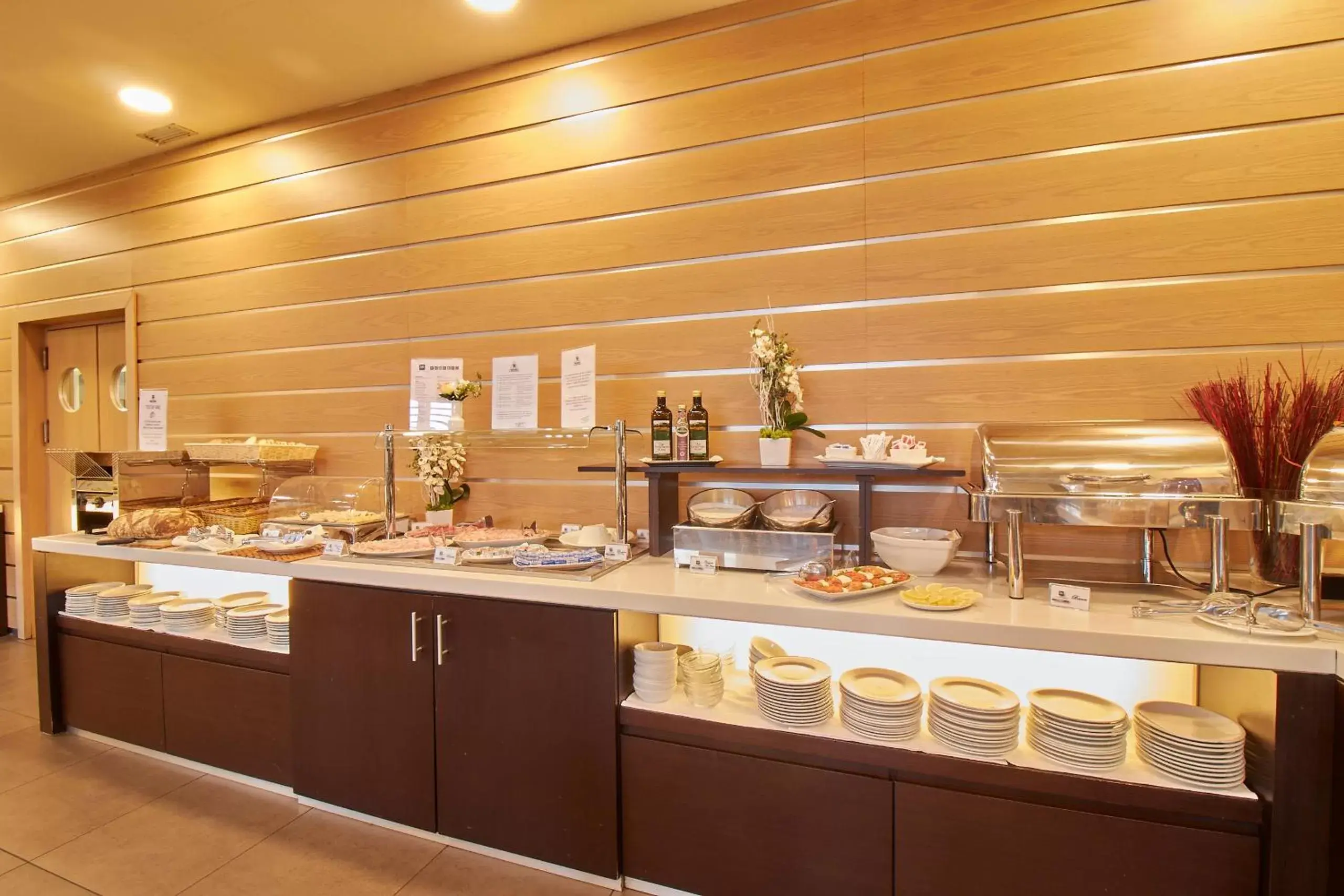 Breakfast, Restaurant/Places to Eat in iH Hotels Milano Gioia