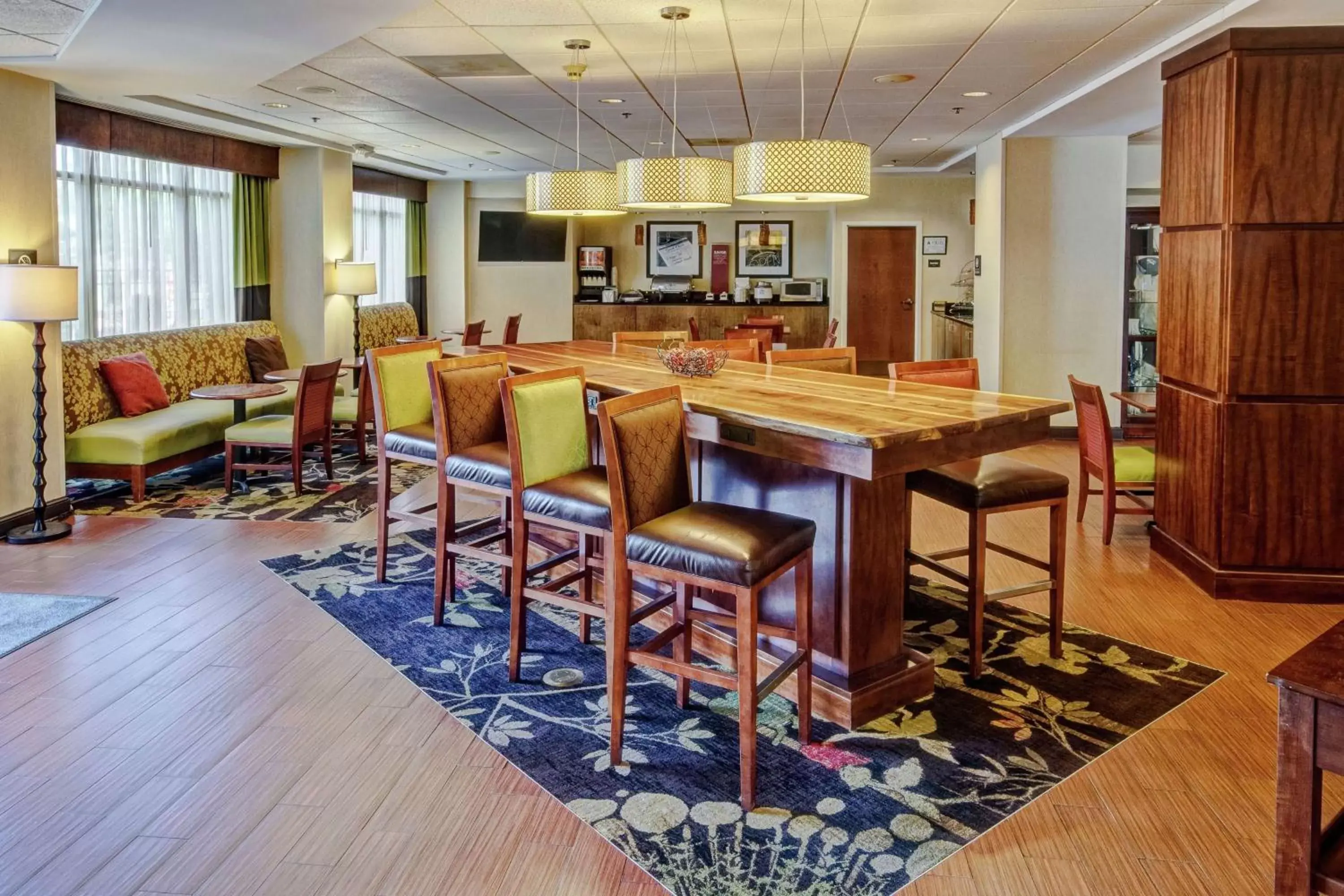 Dining area, Restaurant/Places to Eat in Hampton Inn Elizabeth City