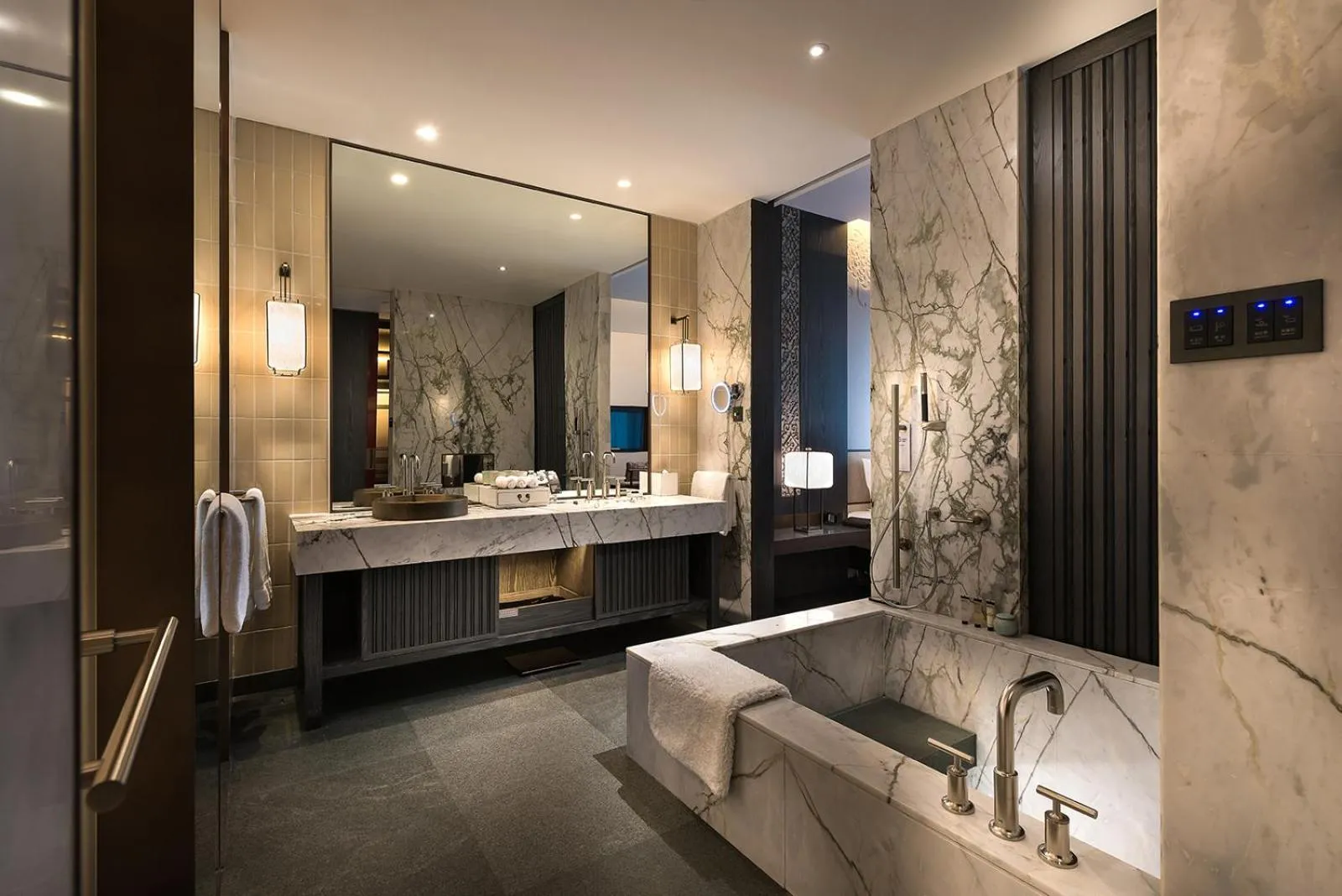 Toilet in Pullman Kaifeng Jianye