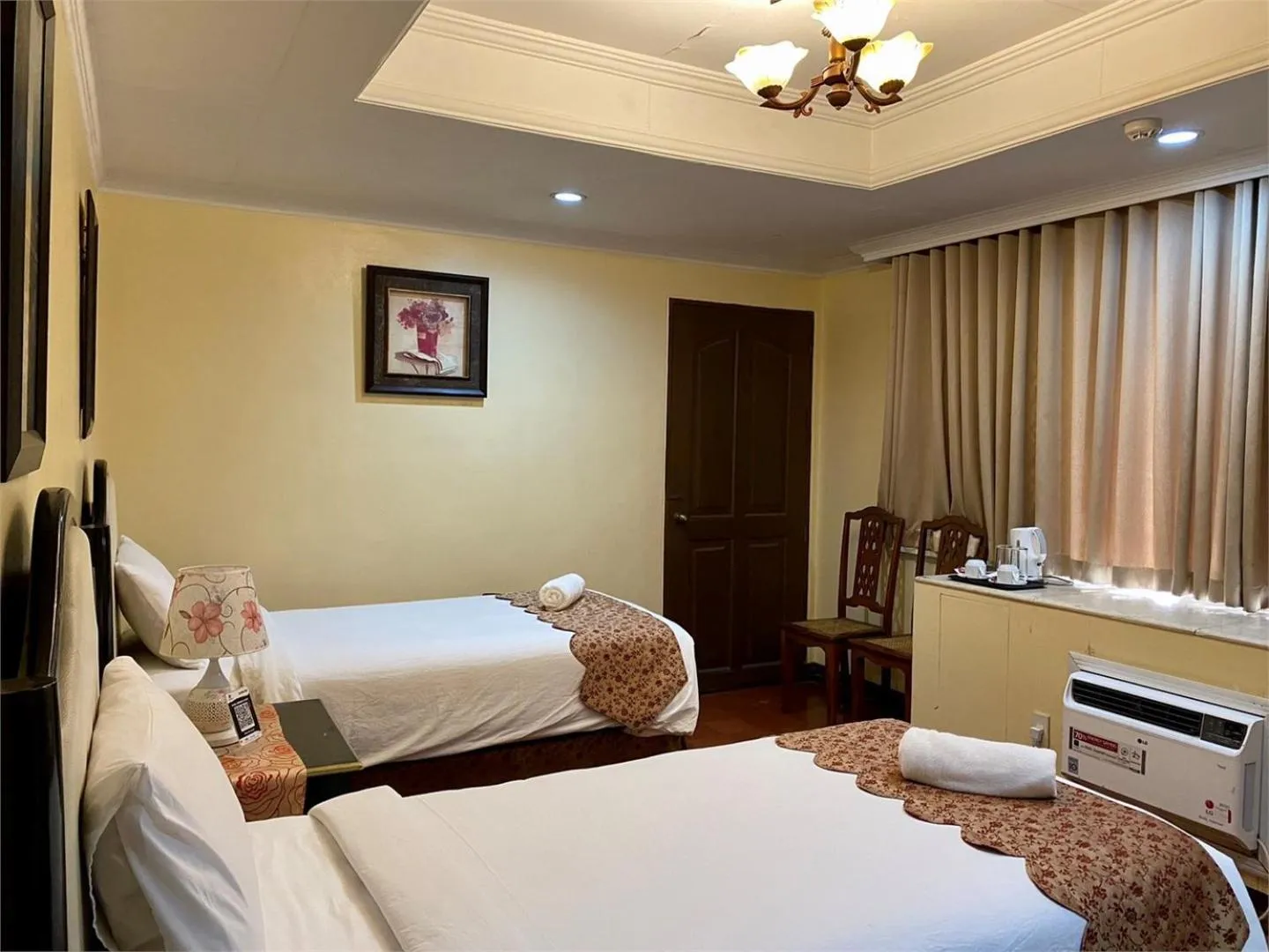 Bed in White Knight Hotel Intramuros