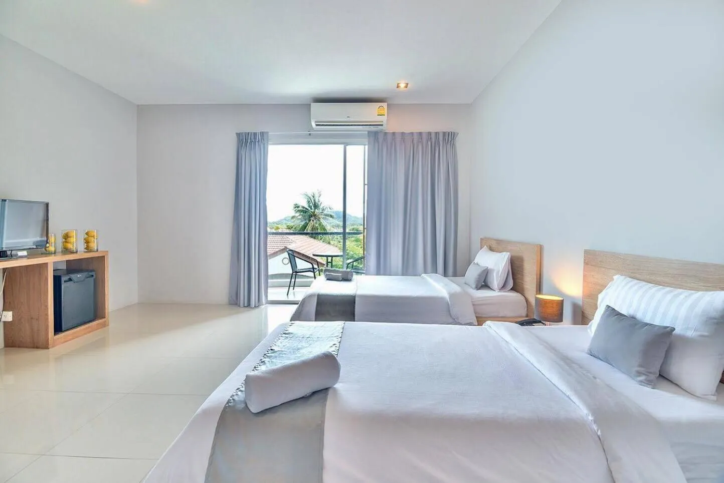 Bed in Lemonade Phuket Hotel -SHA Plus