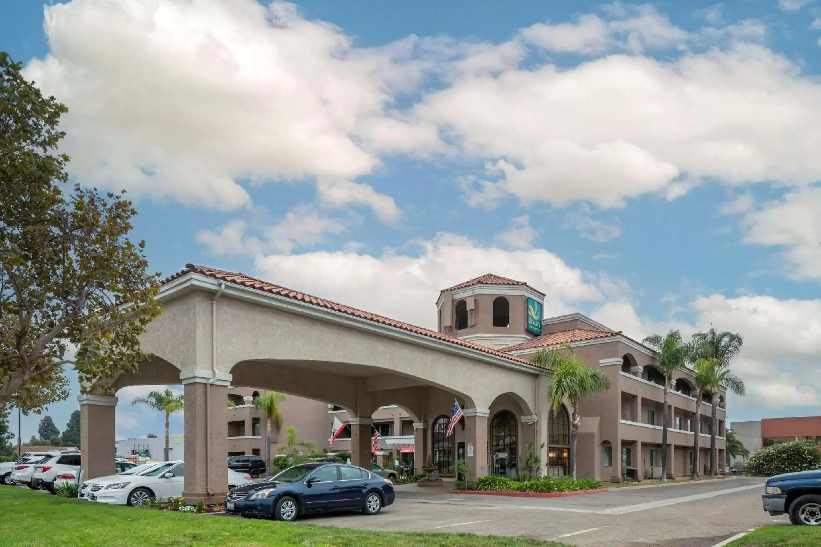 Property Building in Quality Inn & Suites Camarillo-Oxnard