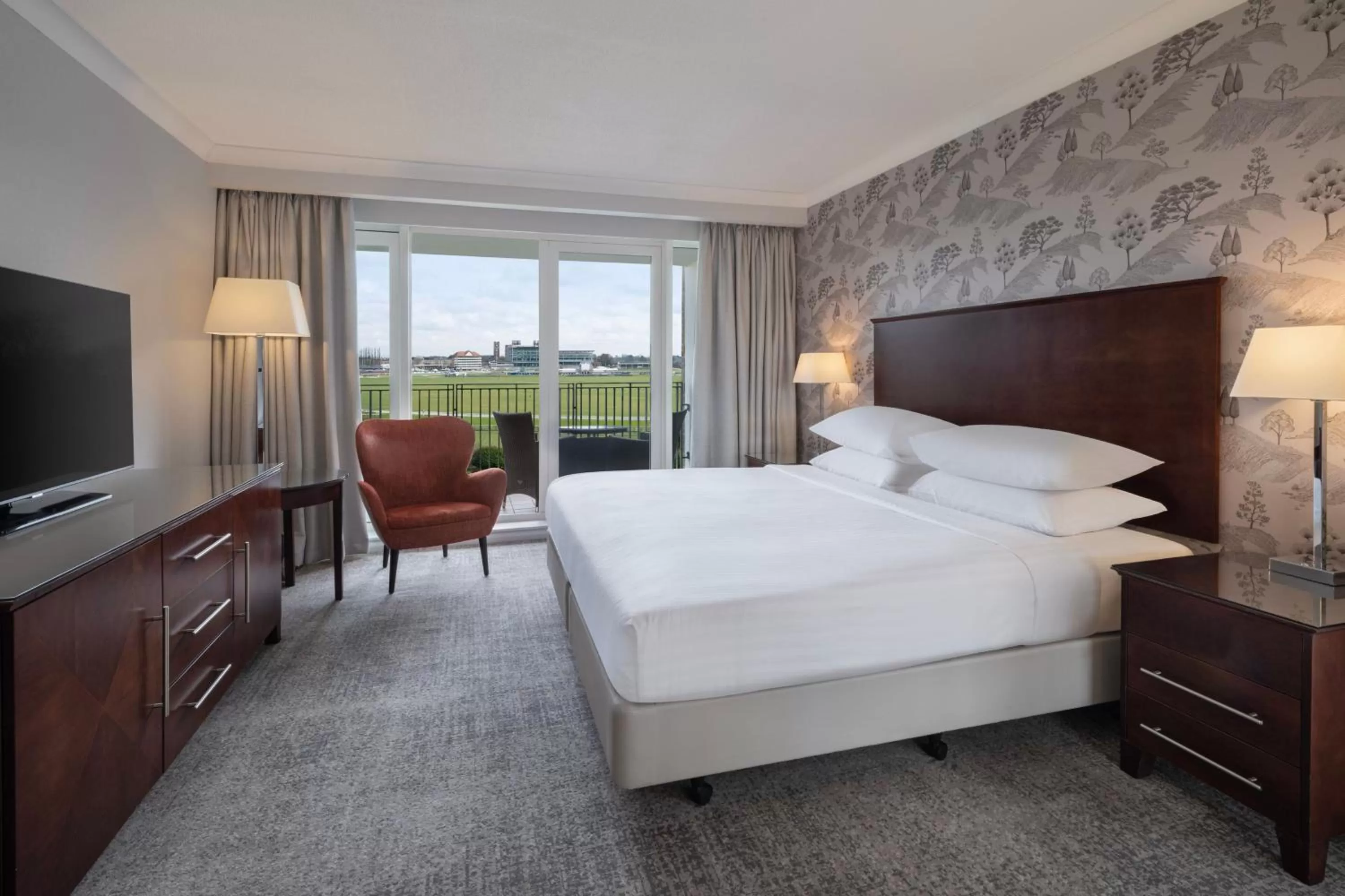 Photo of the whole room, Bed in Delta Hotels by Marriott York