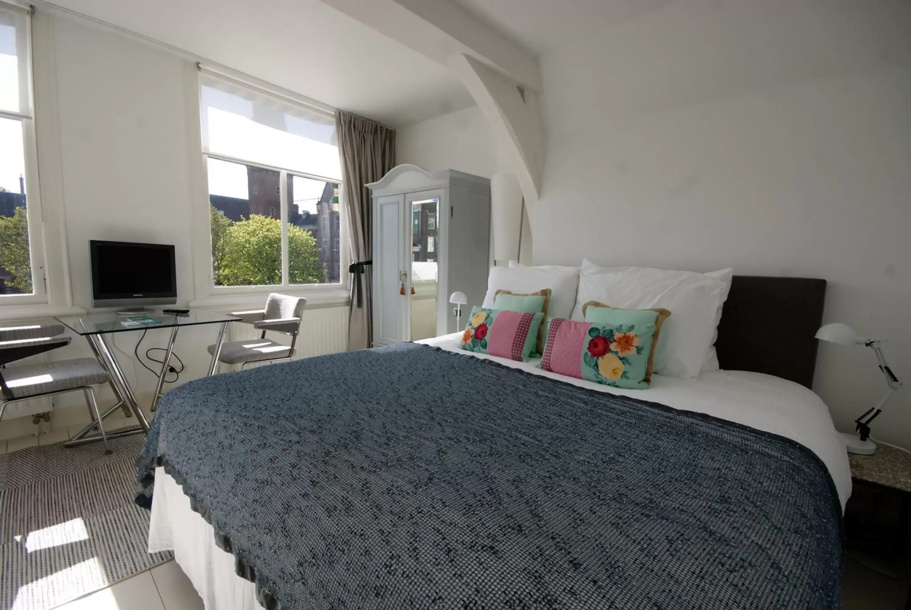 Double Room with Private Bathroom in NR22 Leiden Double Room with Private Bathroom in NR22 Leiden