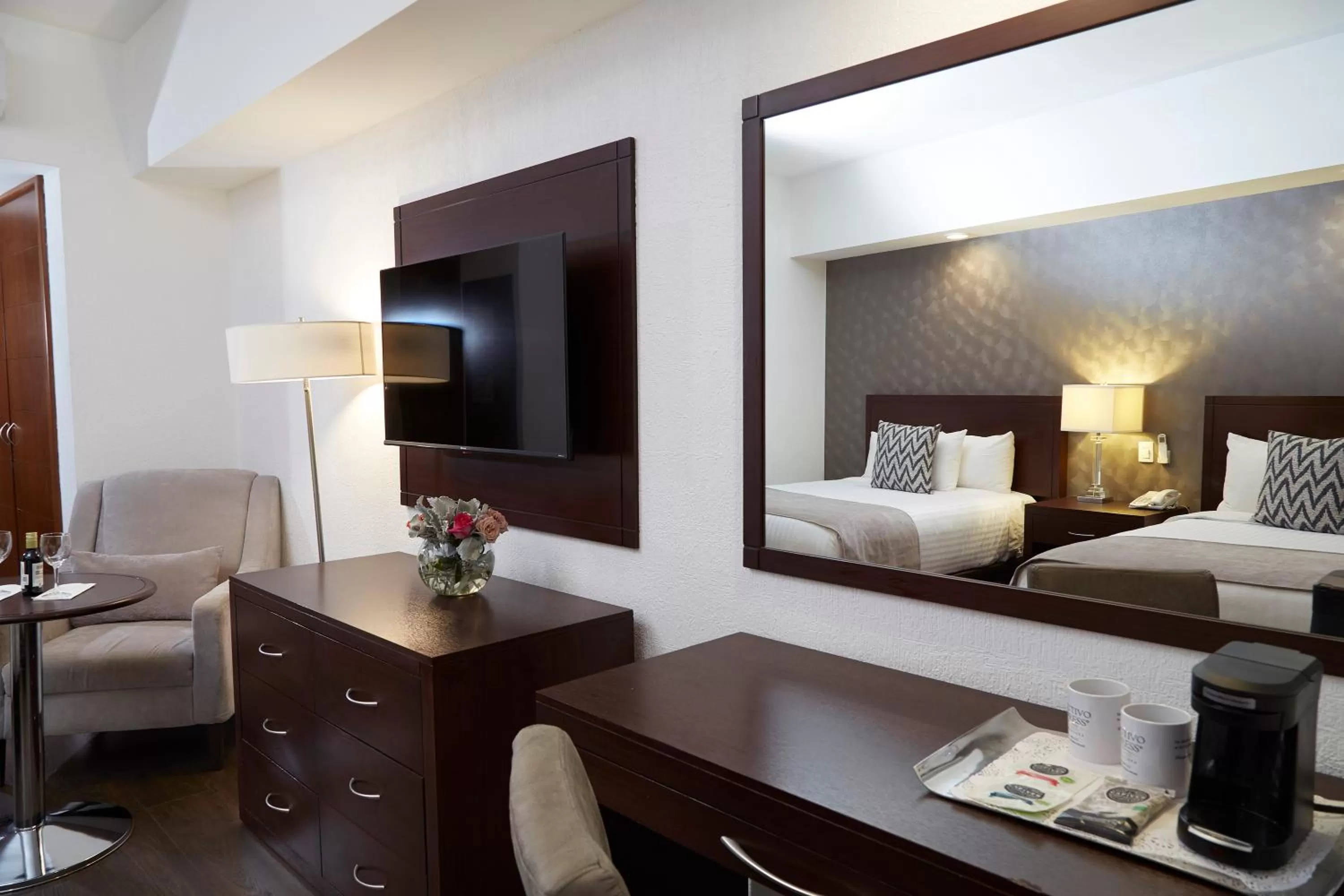 Coffee/tea facilities, Bed in Ejecutivo Express Guadalajara Providencia - Av México