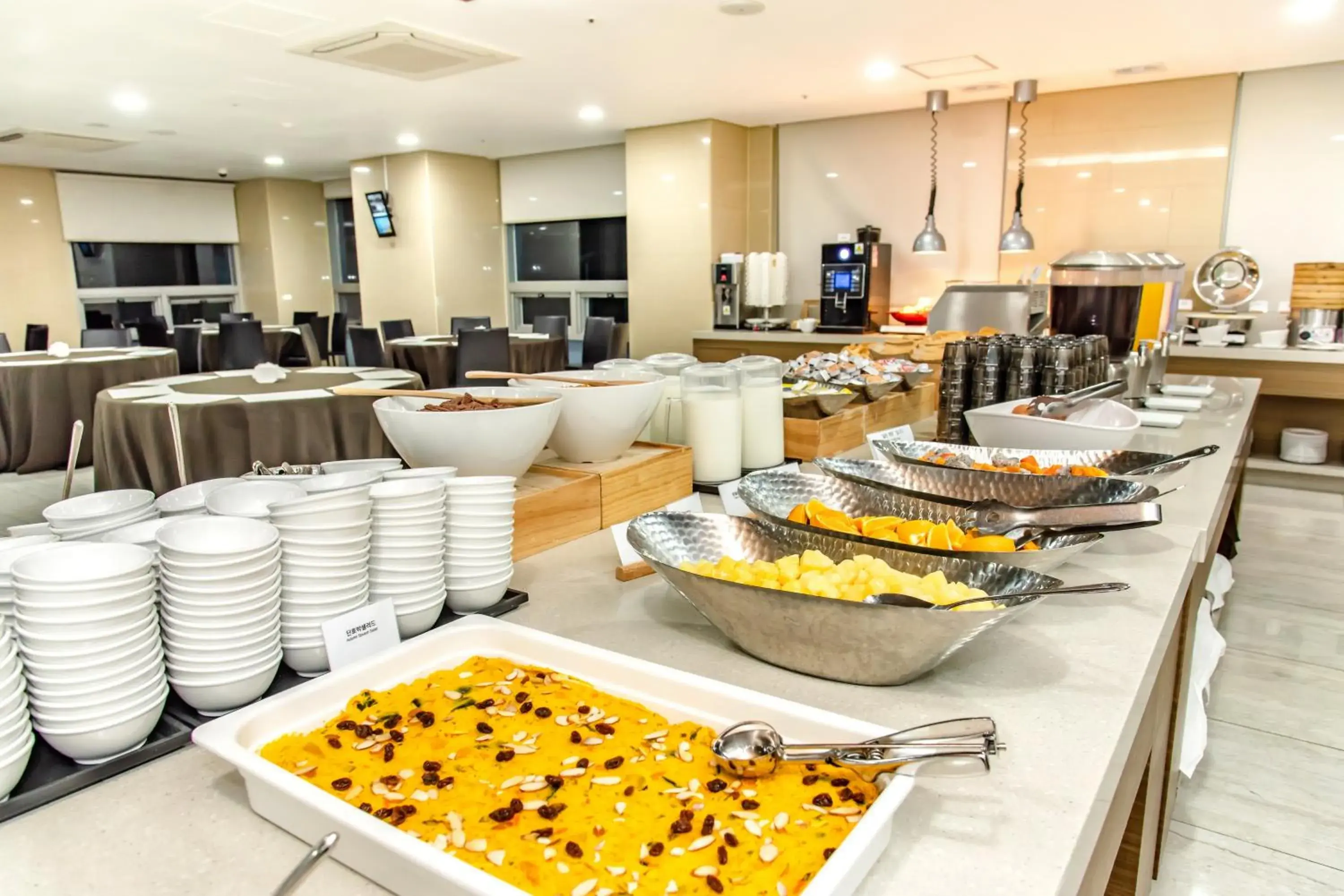 Restaurant/places to eat in Ramada by Wyndham Jeju City Hall Restaurant/places to eat in Ramada by Wyndham Jeju City Hall