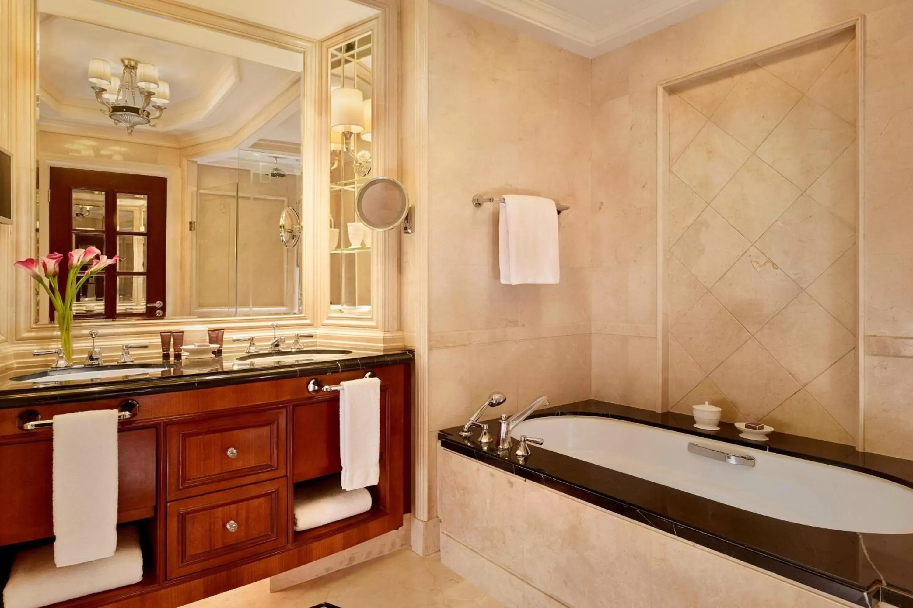 Photo of the whole room, Bathroom in The Ritz-Carlton, Guangzhou