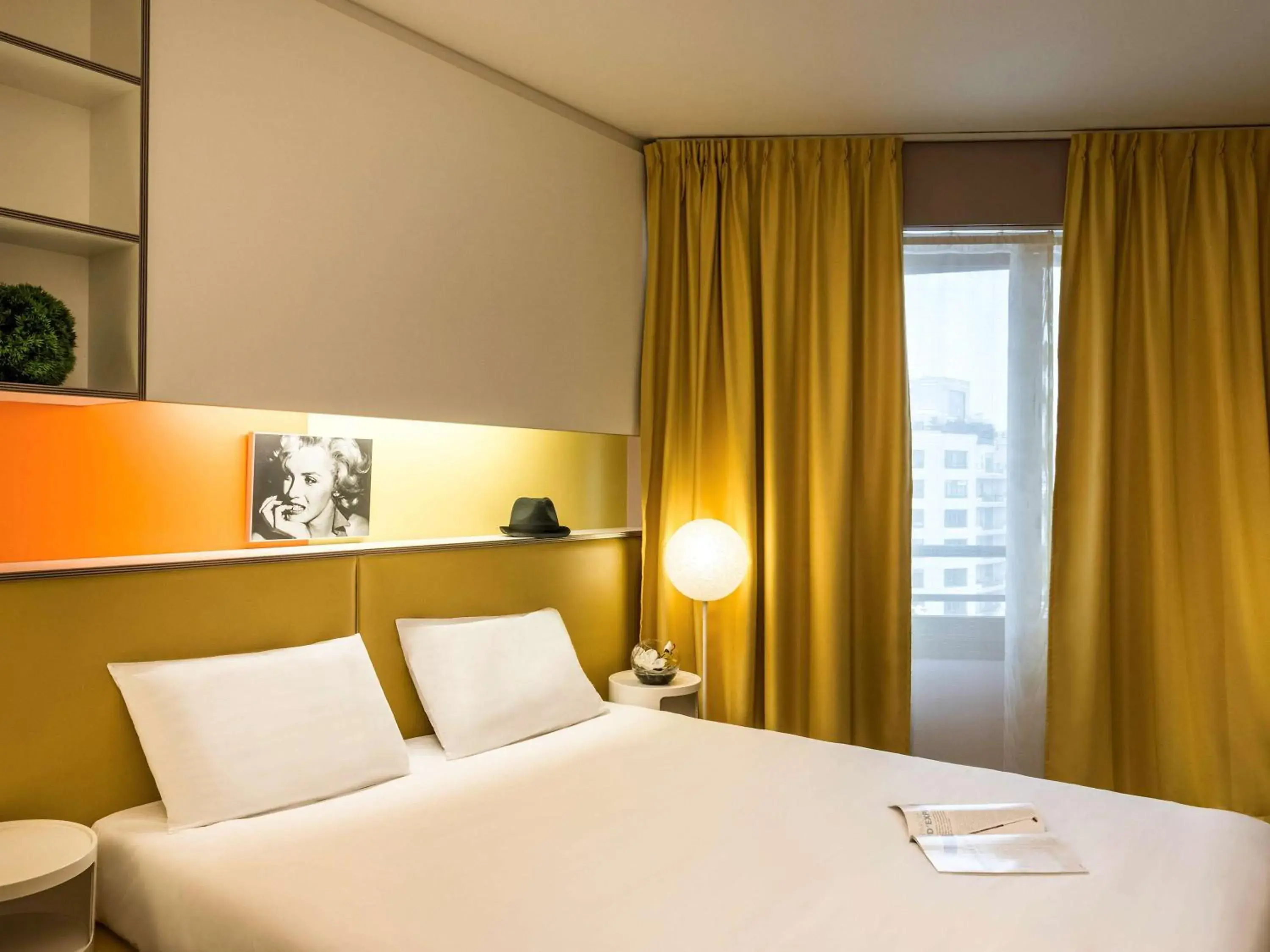 Photo of the whole room, Bed in AppartHotel Mercure Paris Boulogne