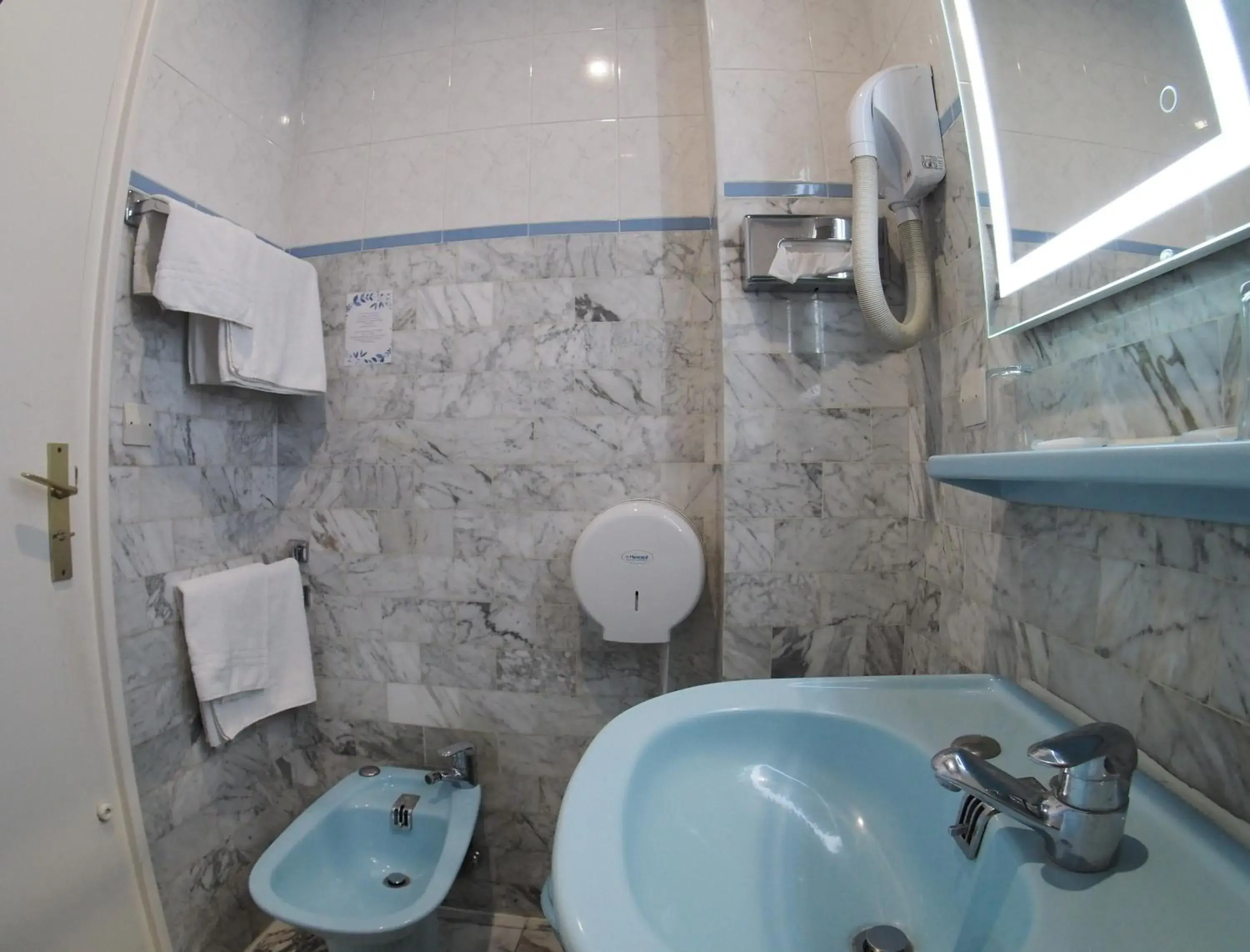 Bathroom in Hotel Busby