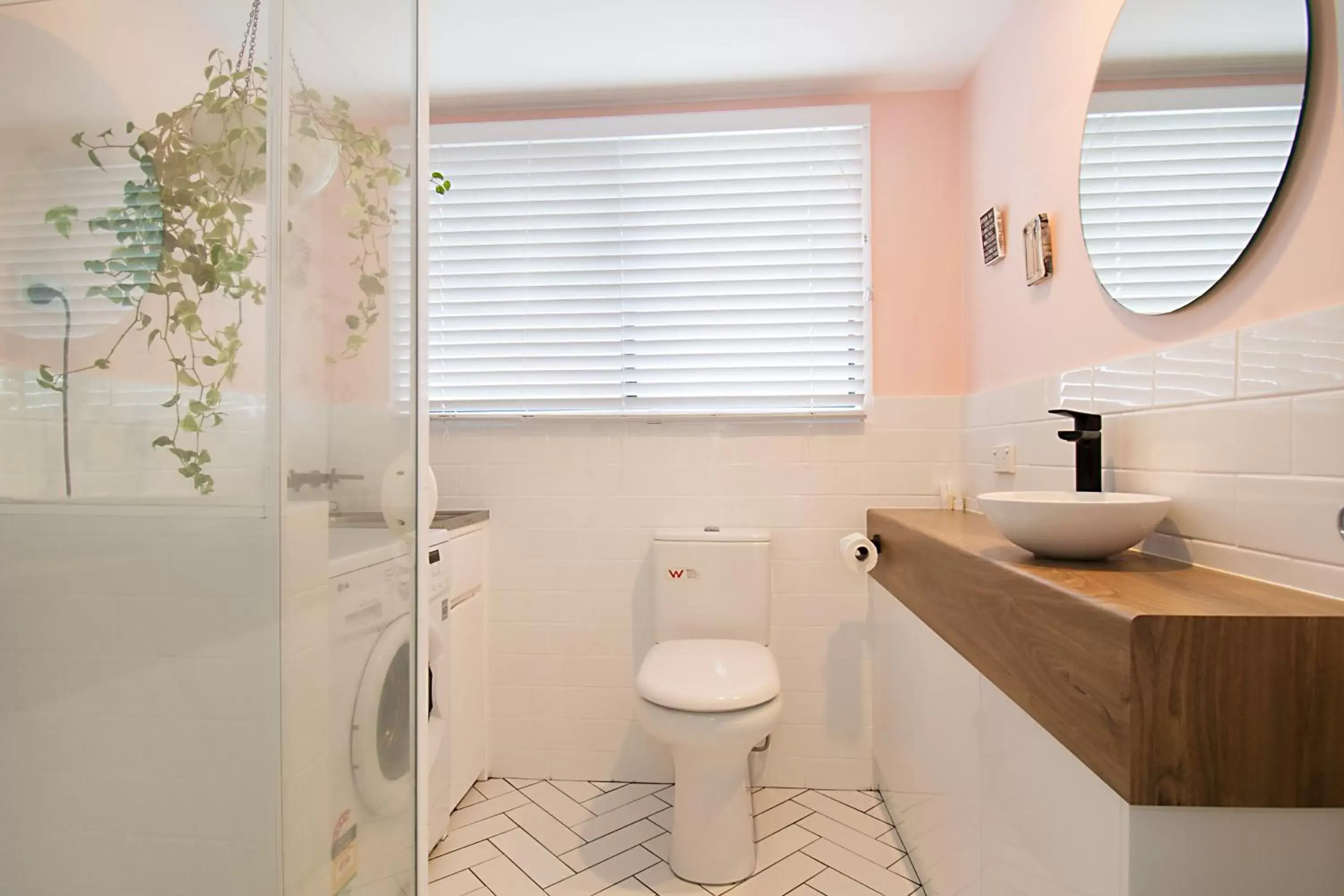 Shower, Bathroom in Gosamara Apartments