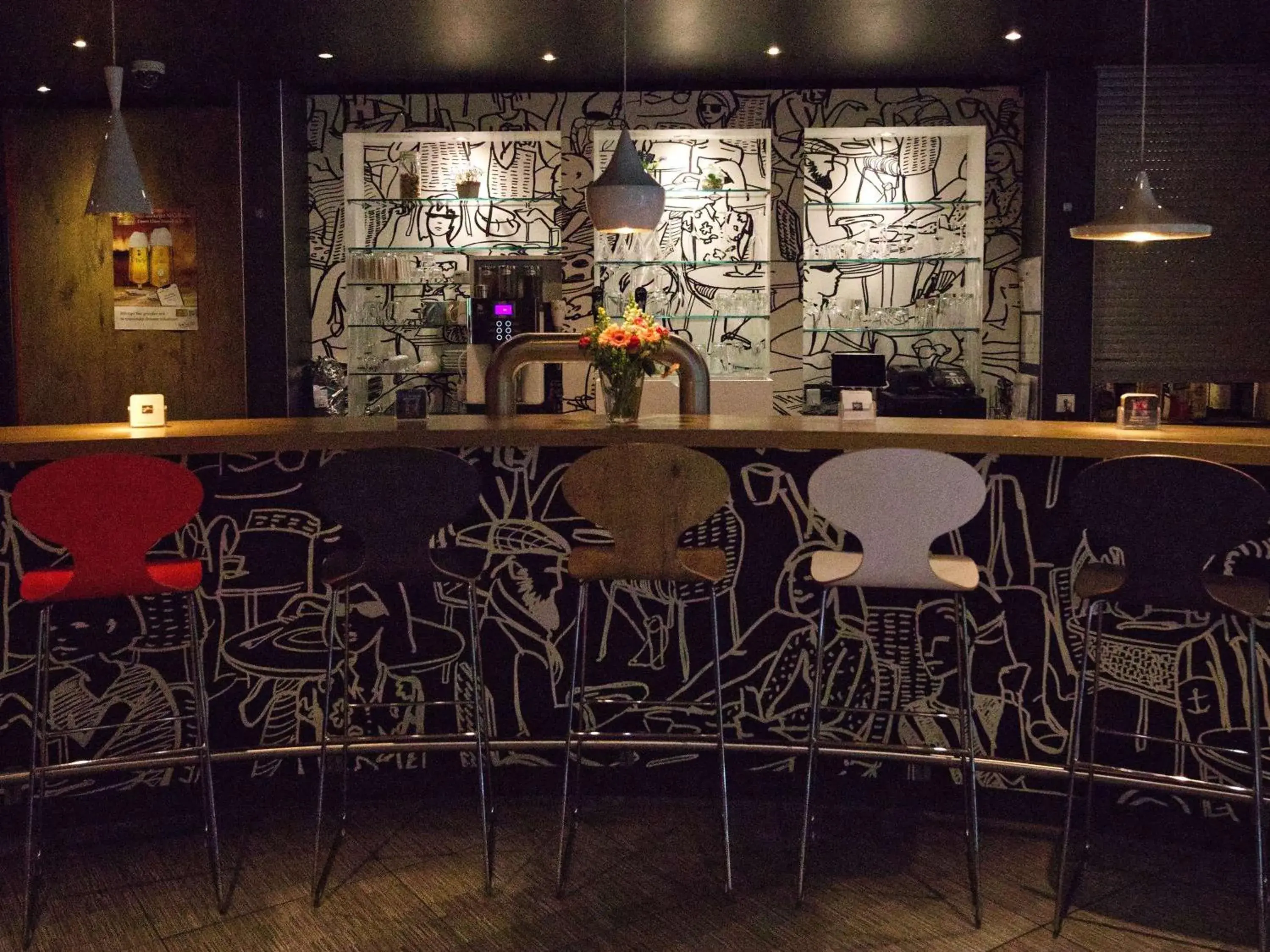 Lounge or bar in ibis Köln Centrum