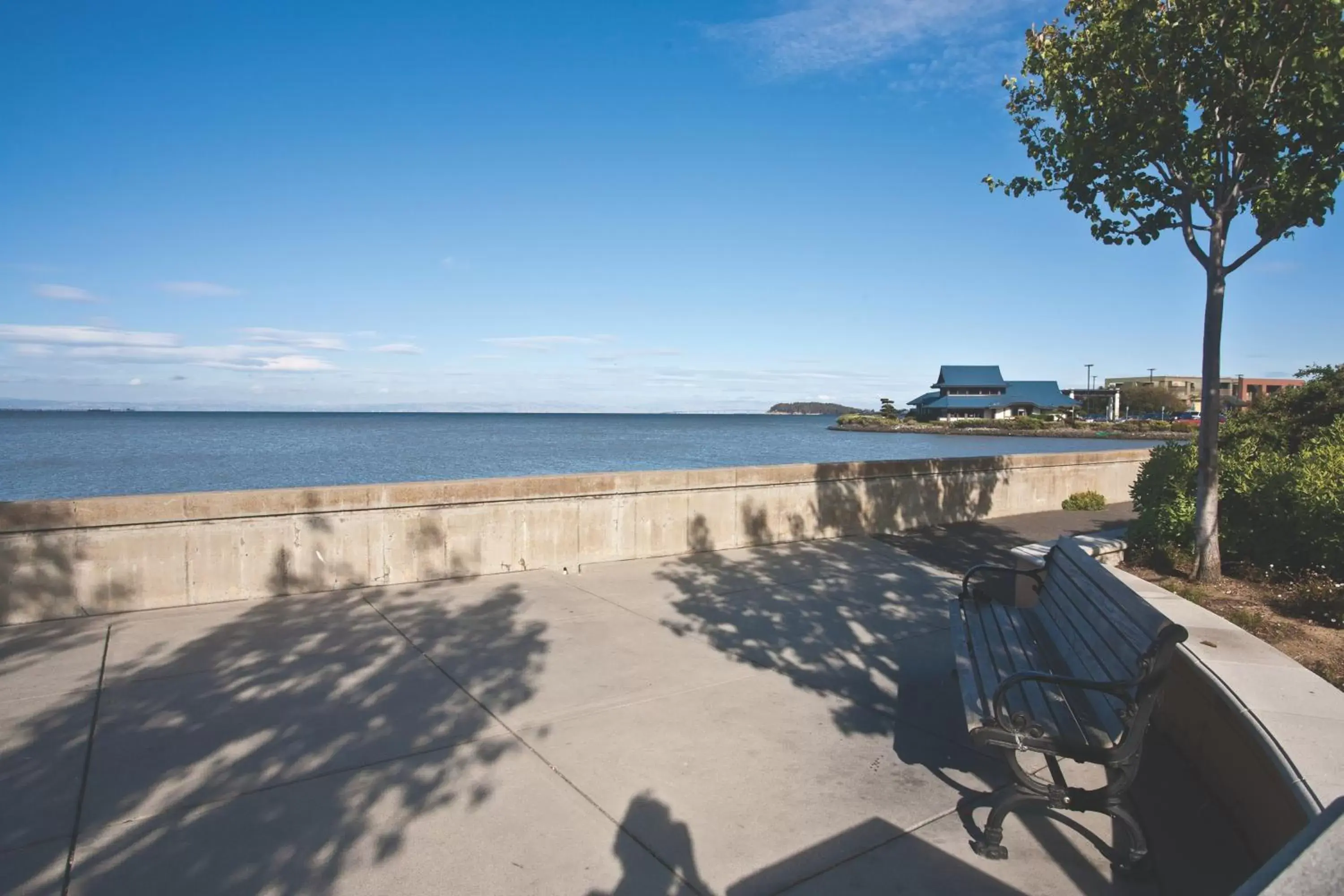 Balcony/Terrace, Beach in Bay Landing Hotel