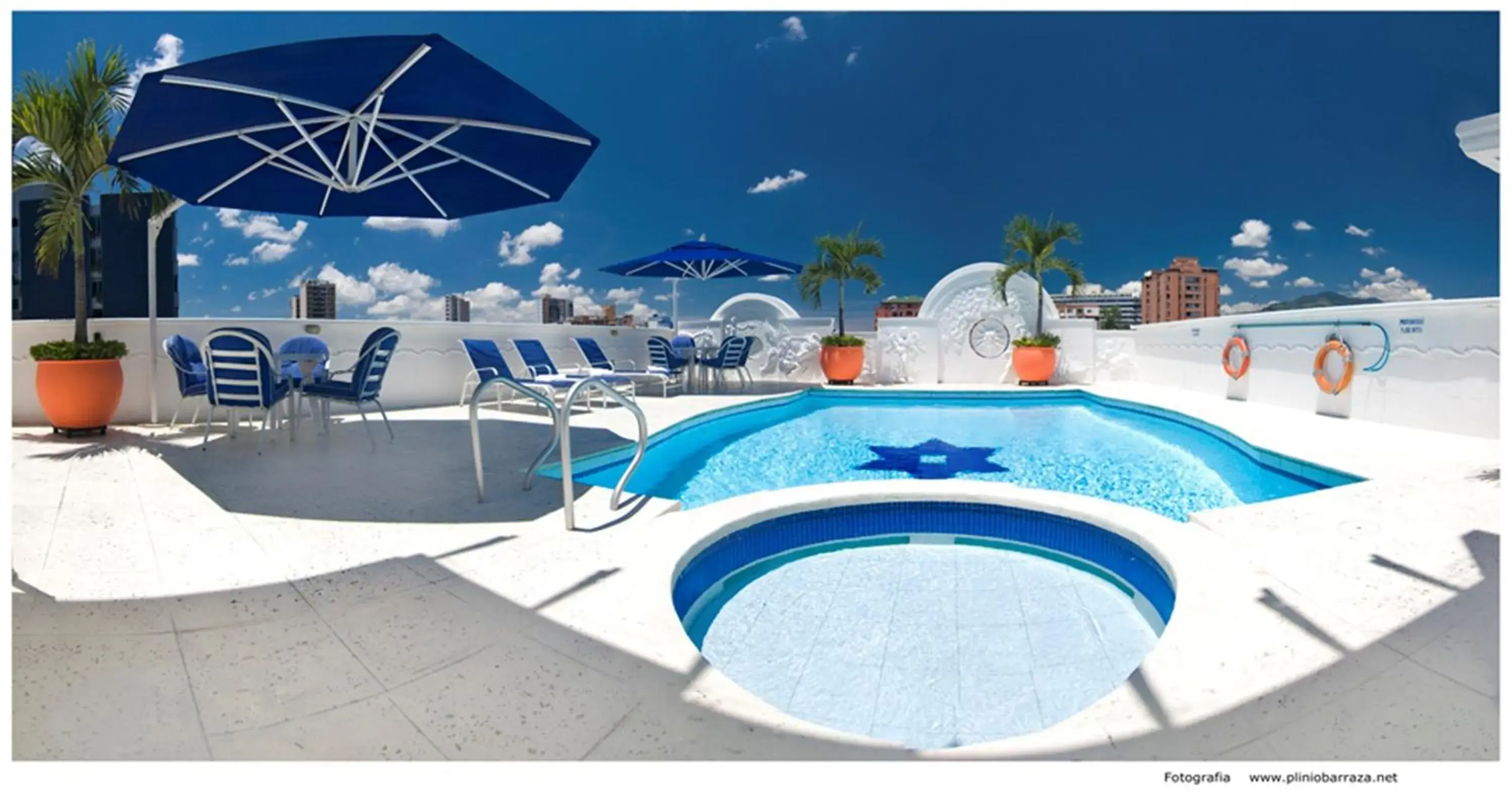 Swimming Pool in Hotel Buena Vista
