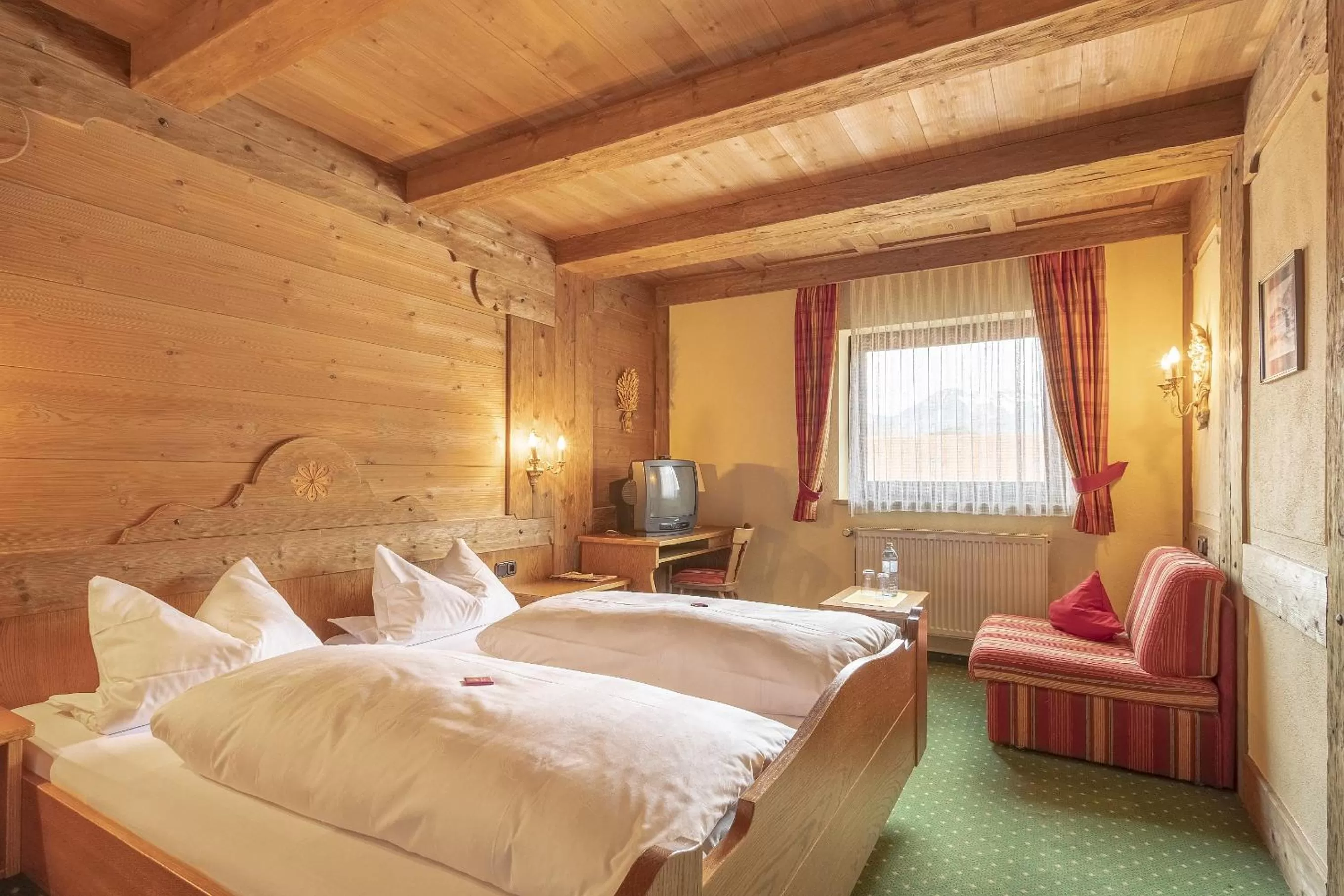 Photo of the whole room, Bed in Landgasthof Zur Post