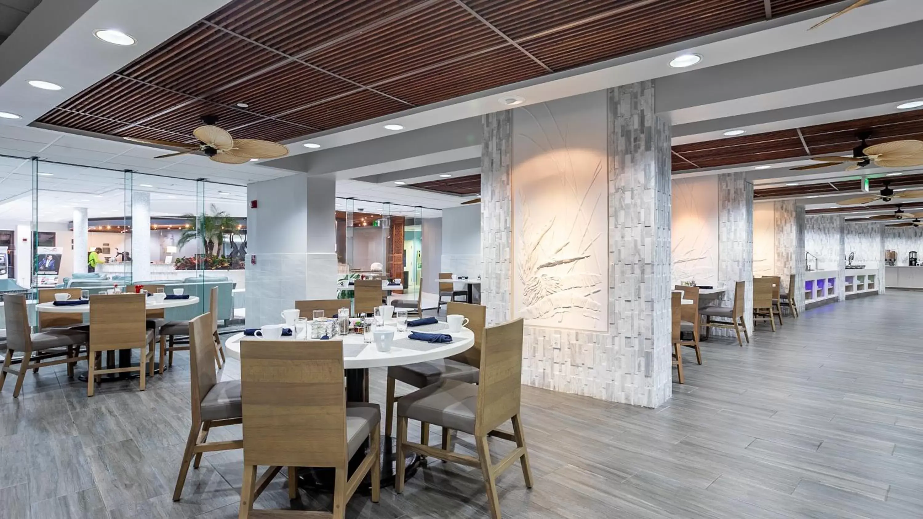 Restaurant/Places to Eat in Holiday Inn Resort Panama City Beach - Beachfront, an IHG Hotel