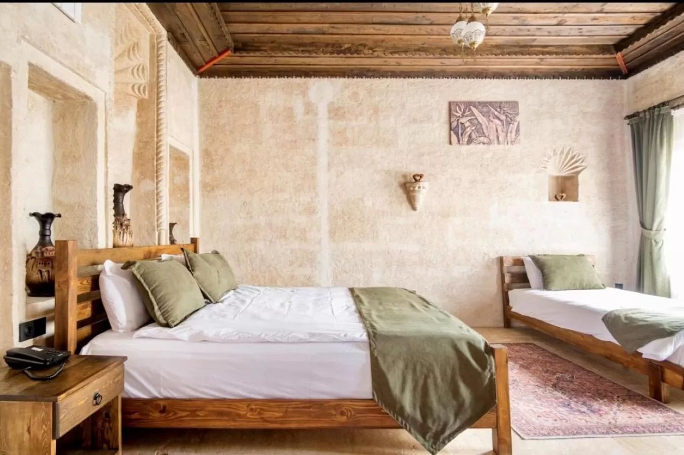 Bed in Uzay Cave Suite Hotel