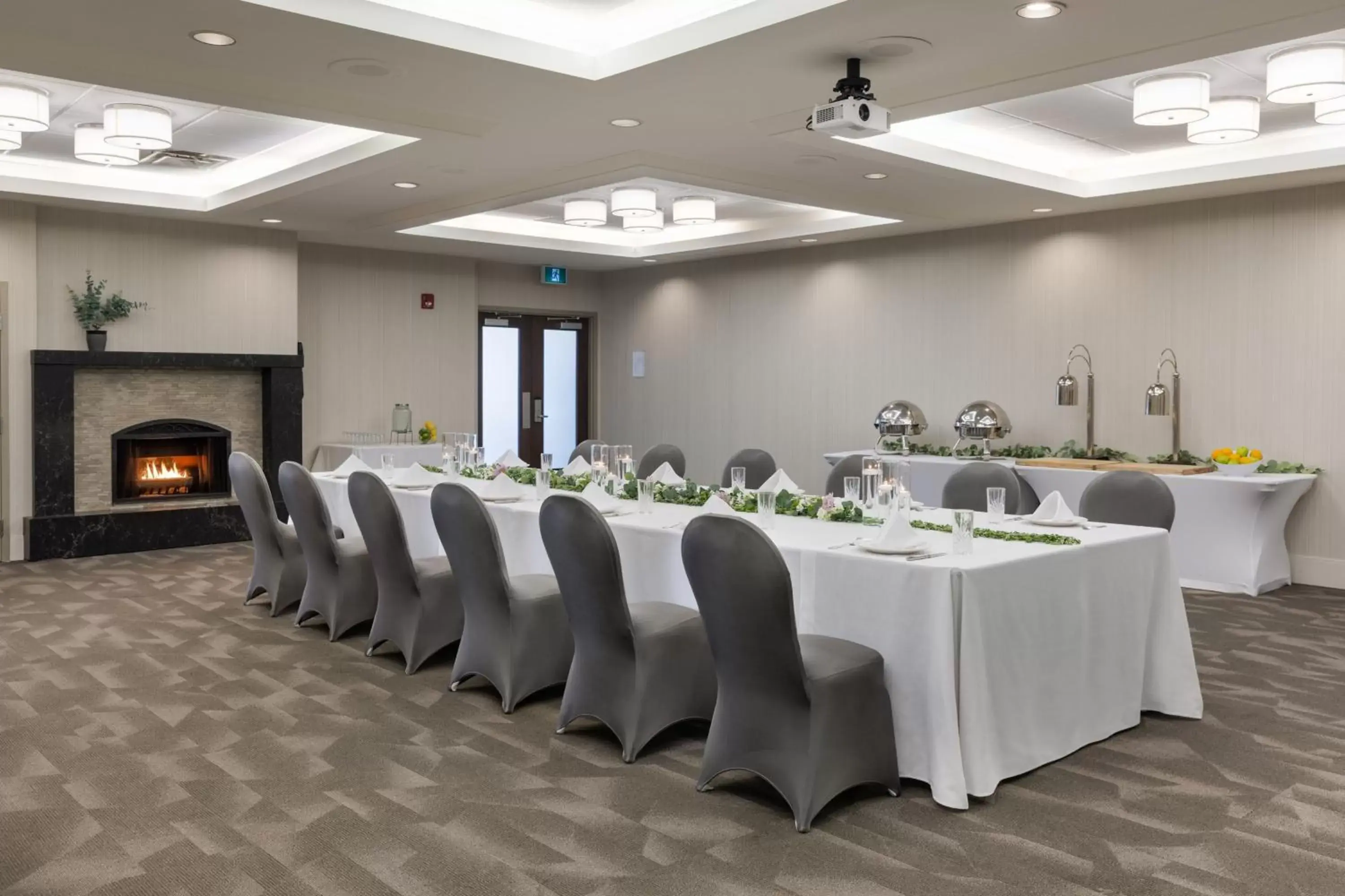 Meeting/conference room in Delta Hotels by Marriott Calgary South