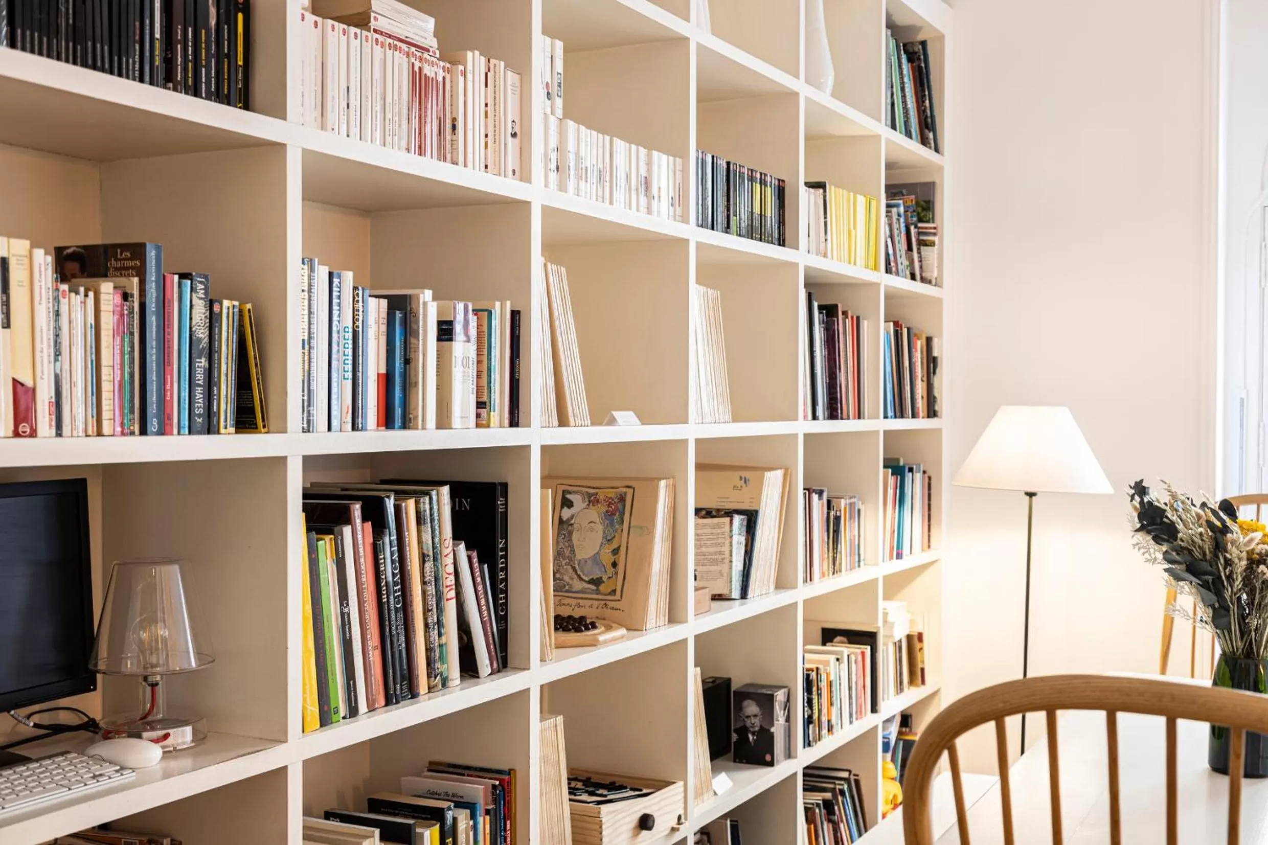 Library in Hôtel Arvor Saint Georges