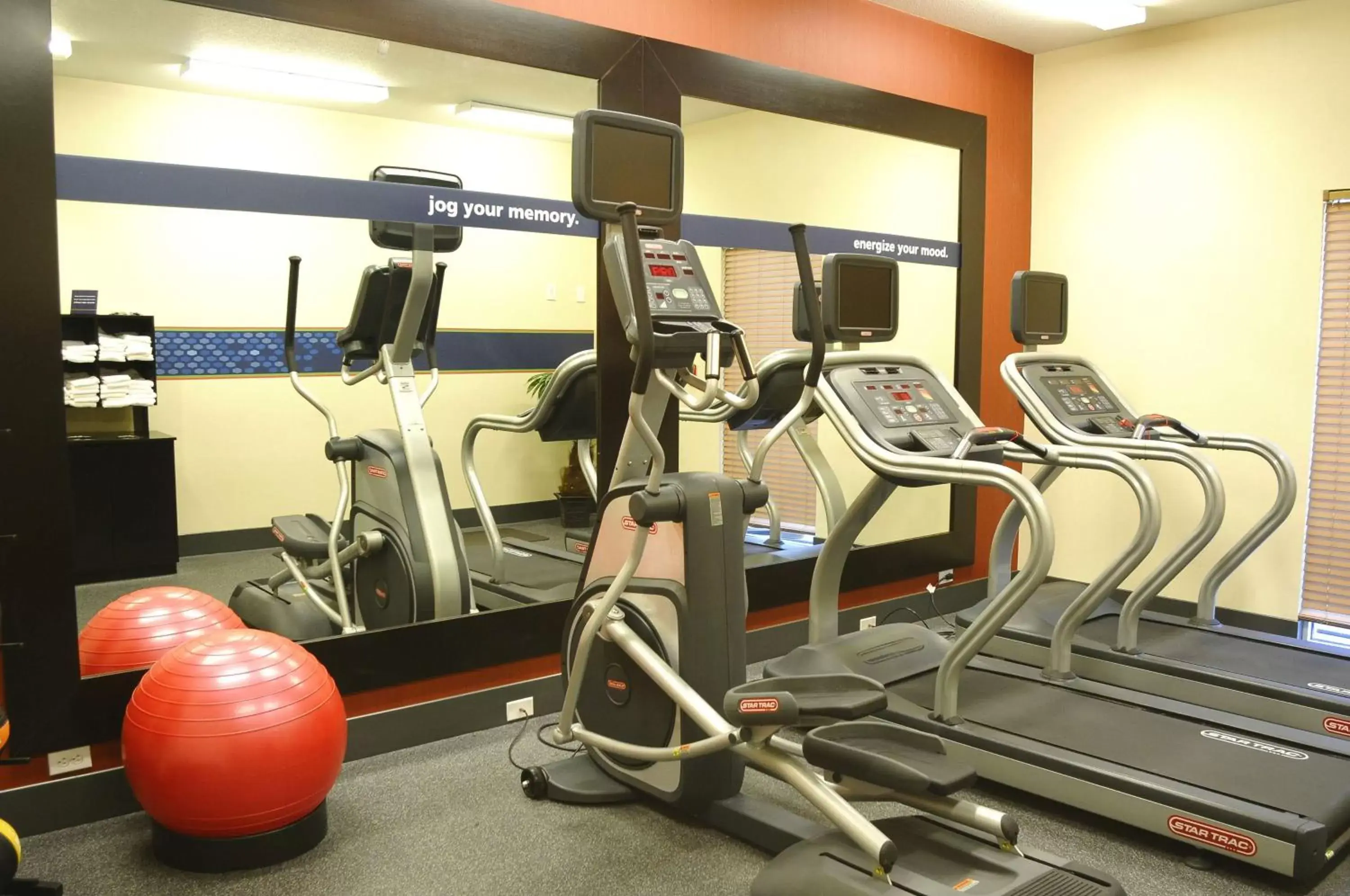 Fitness centre/facilities, Fitness Center/Facilities in Hampton Inn & Suites Redding
