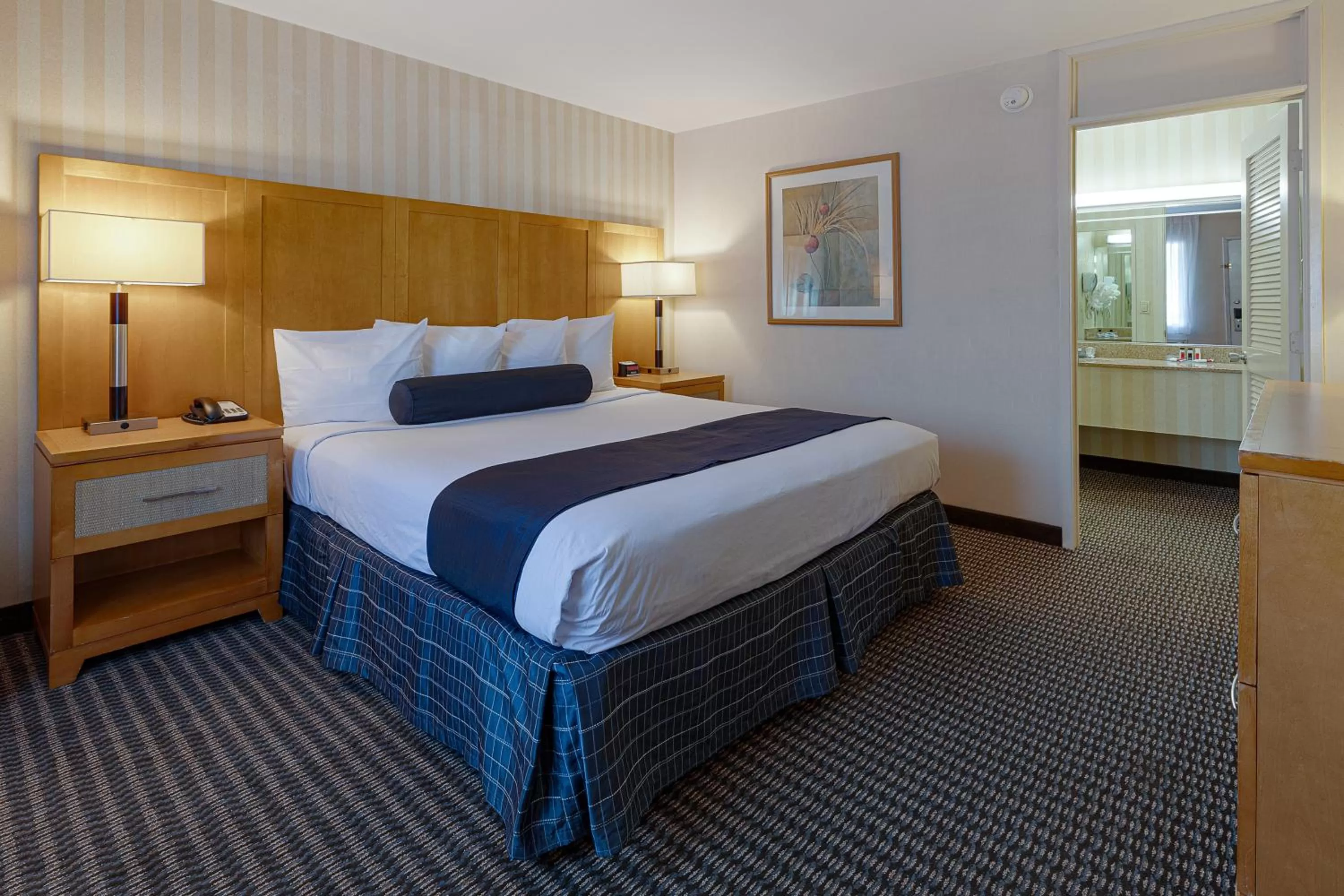 Bedroom, Bed in Travelodge by Wyndham Palm Springs