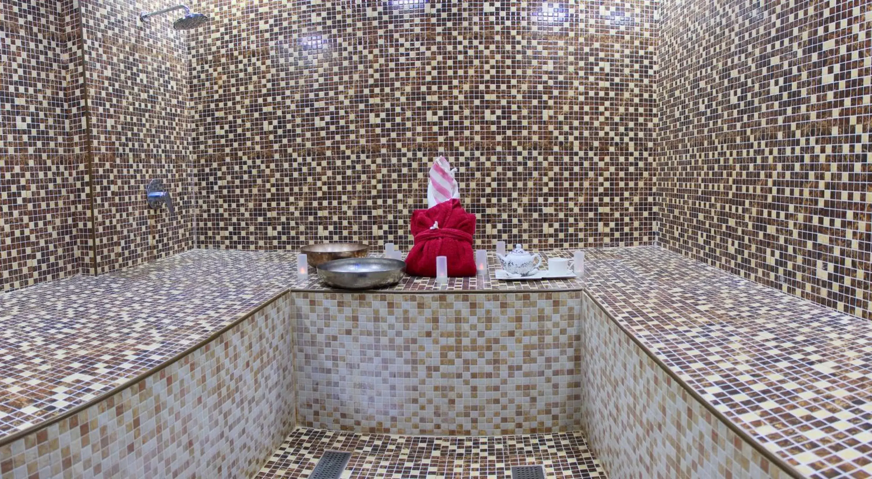 Massage, Bathroom in Hyatt Place Dubai Jumeirah