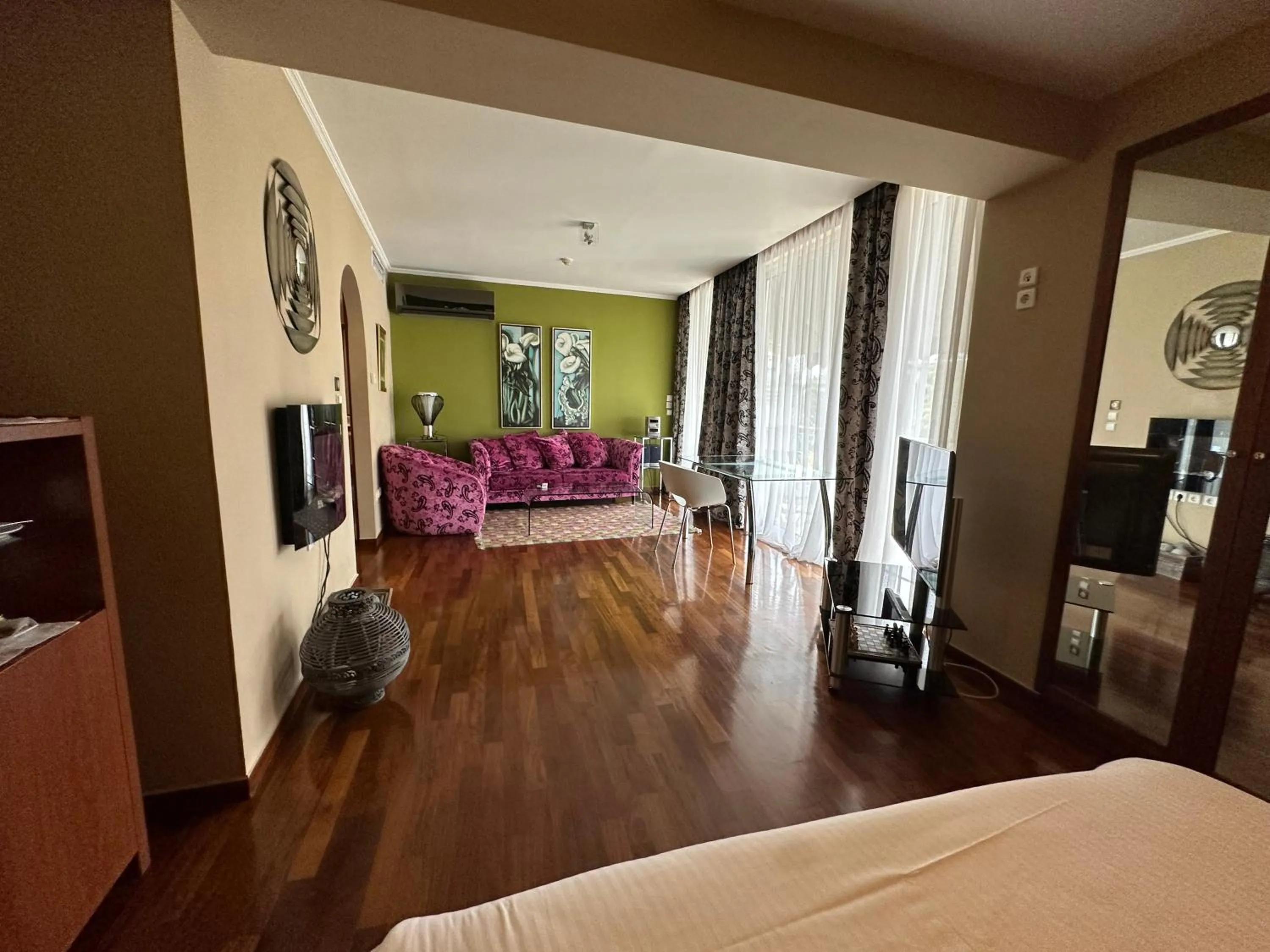 TV and multimedia, Bed in Andromeda Suites