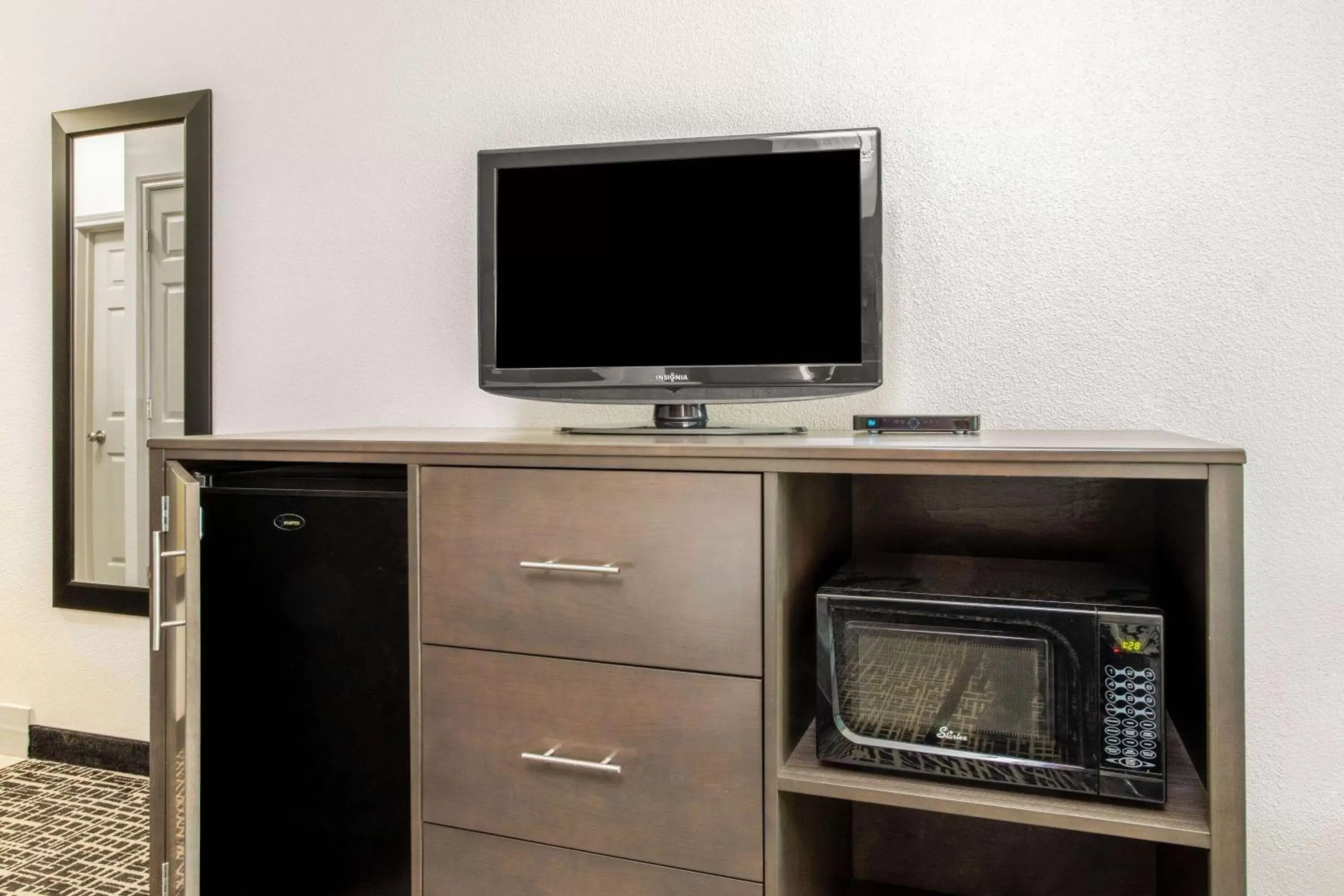 Photo of the whole room, TV/Entertainment Center in La Quinta by Wyndham Hillsboro