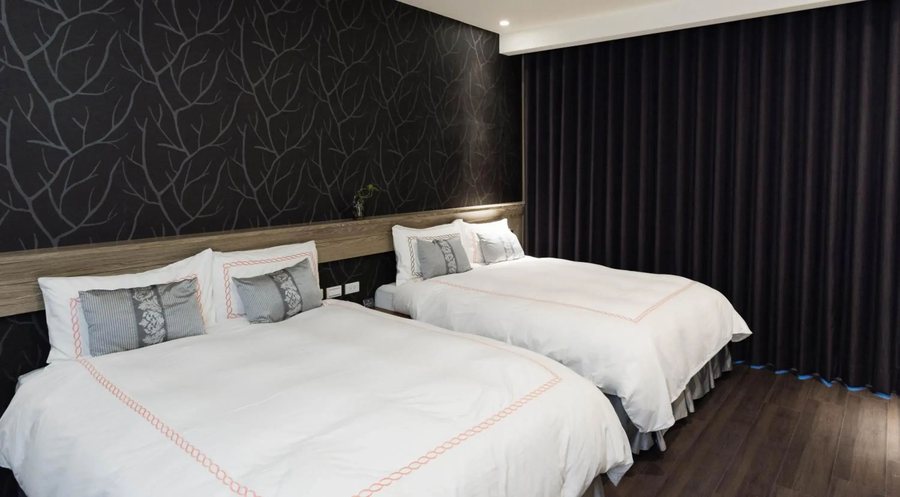 bunk bed, Bed in Tianli Hotel