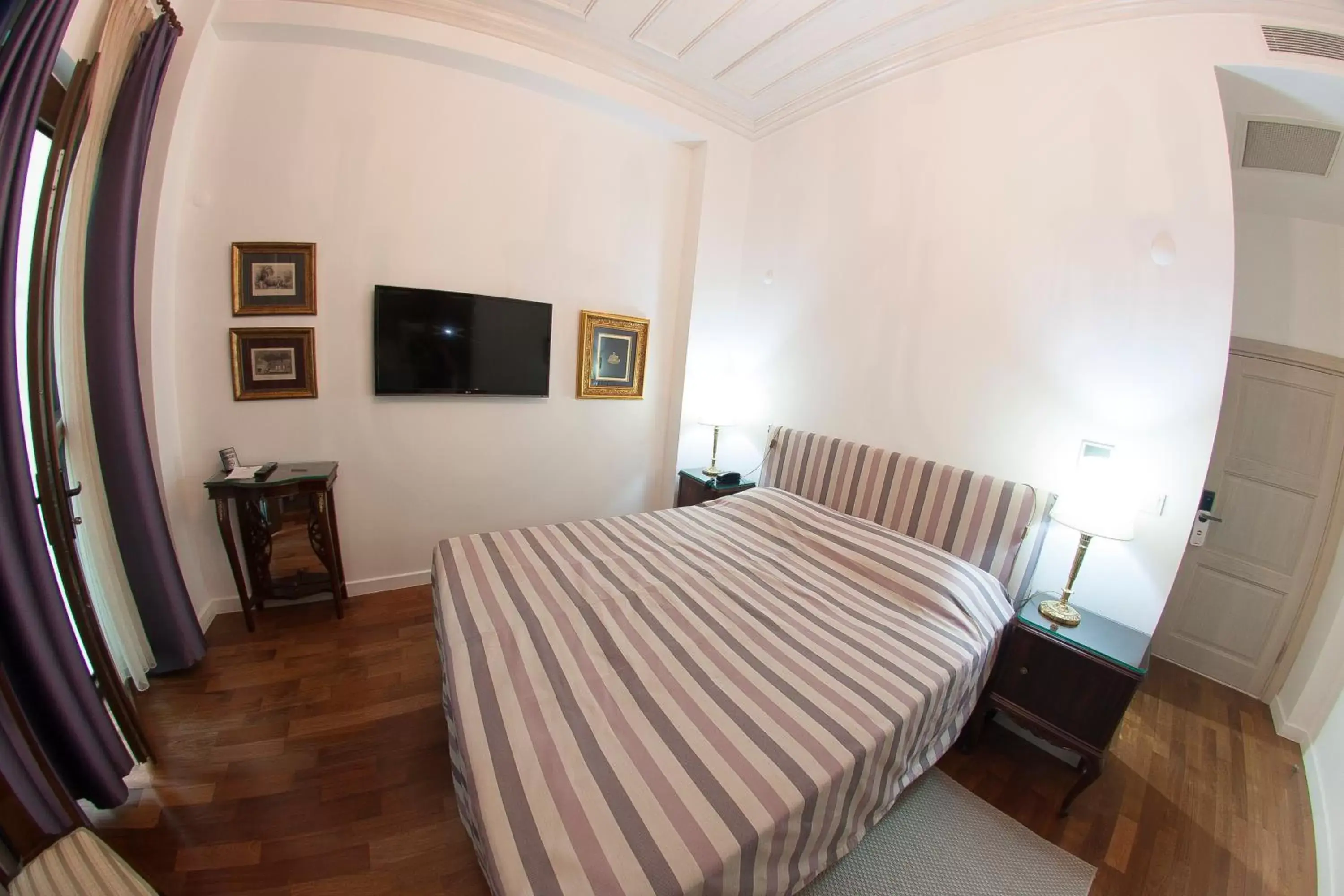 Bedroom, Bed in Villa Pera Suite Hotel