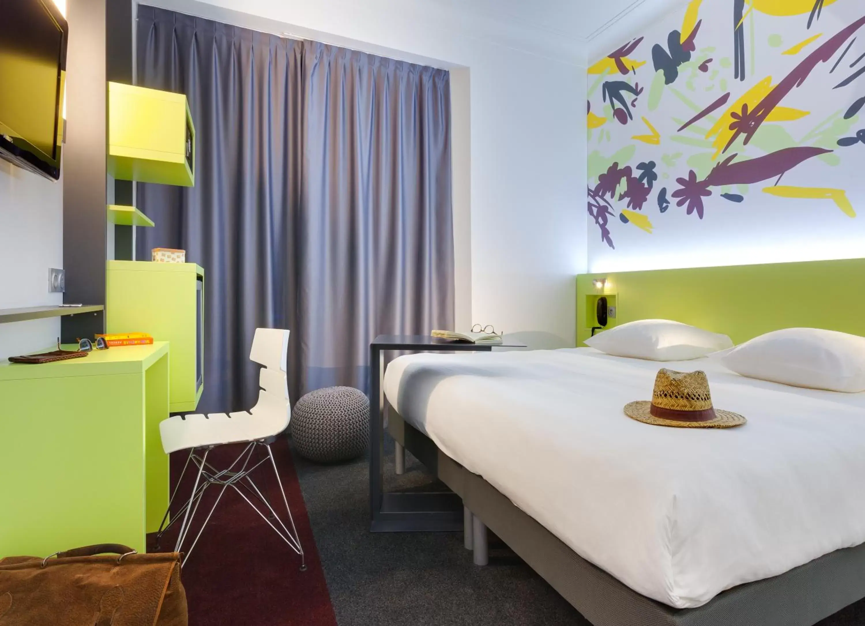 Bedroom, Bed in ibis Styles Nantes Centre Gare