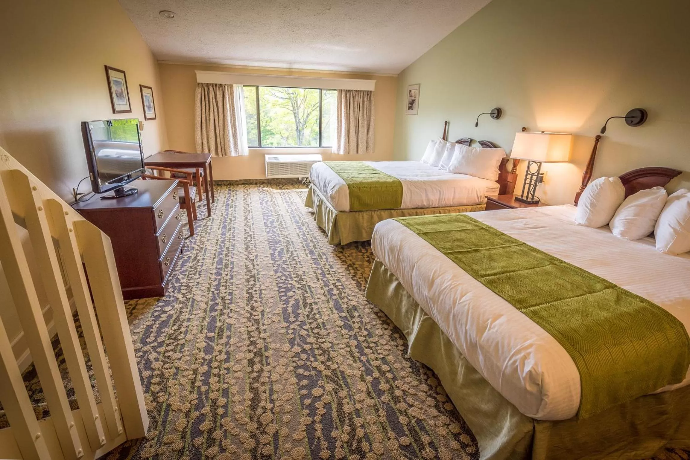 Photo of the whole room, Bed in Fox Ridge Resort