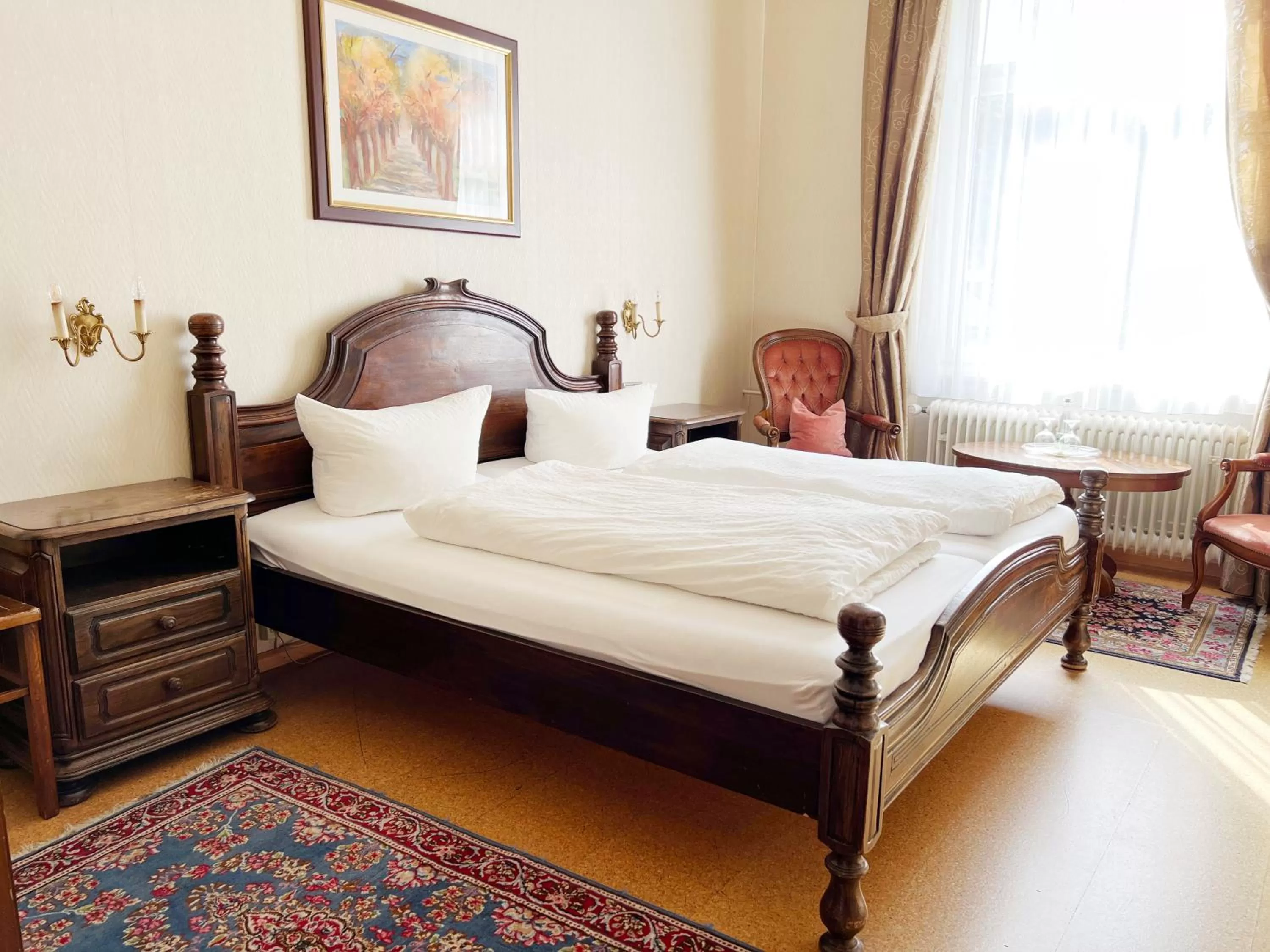 Bed in Hotel Kühler Krug