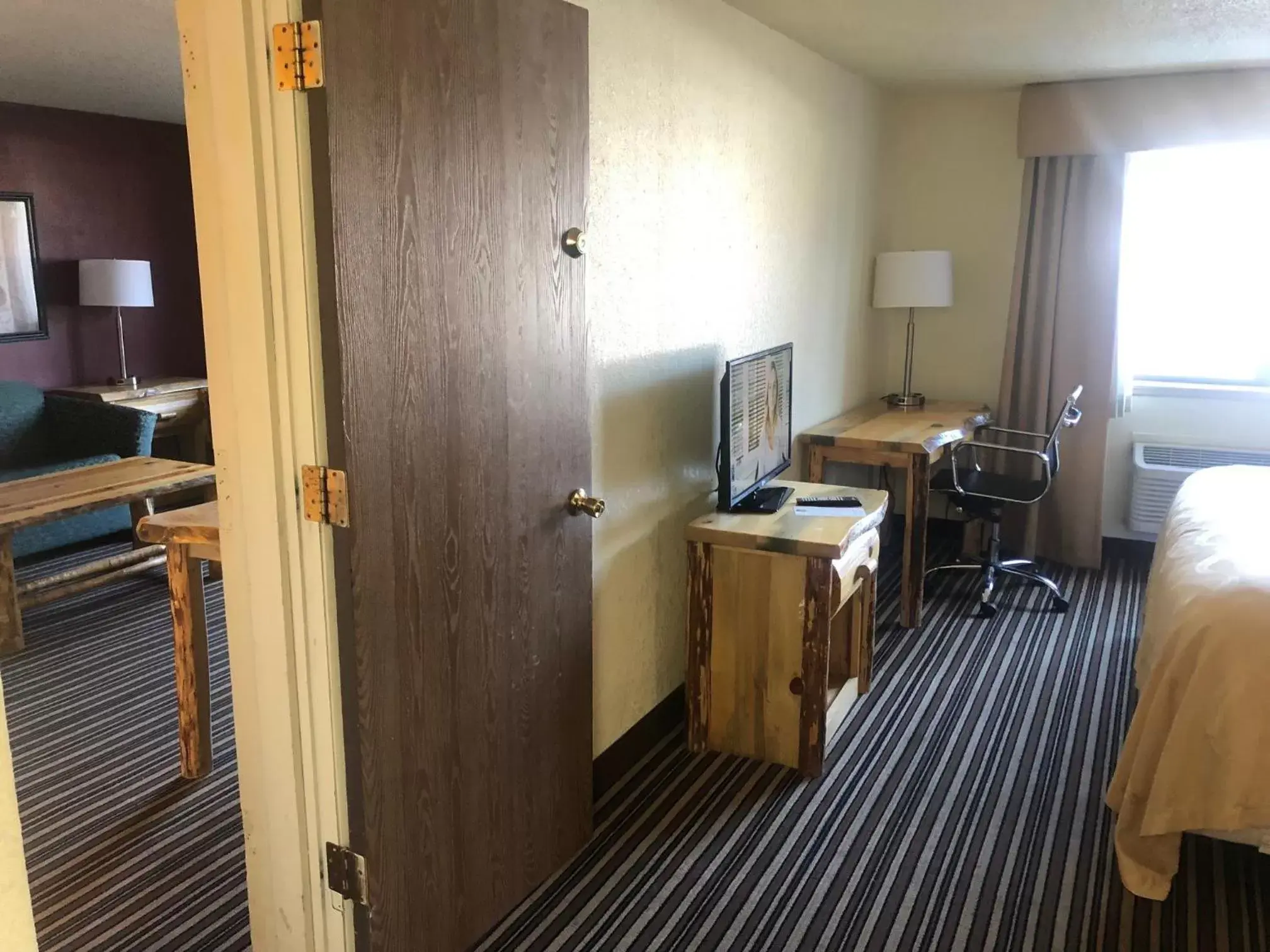 TV and multimedia, TV/Entertainment Center in Ramada by Wyndham Butte