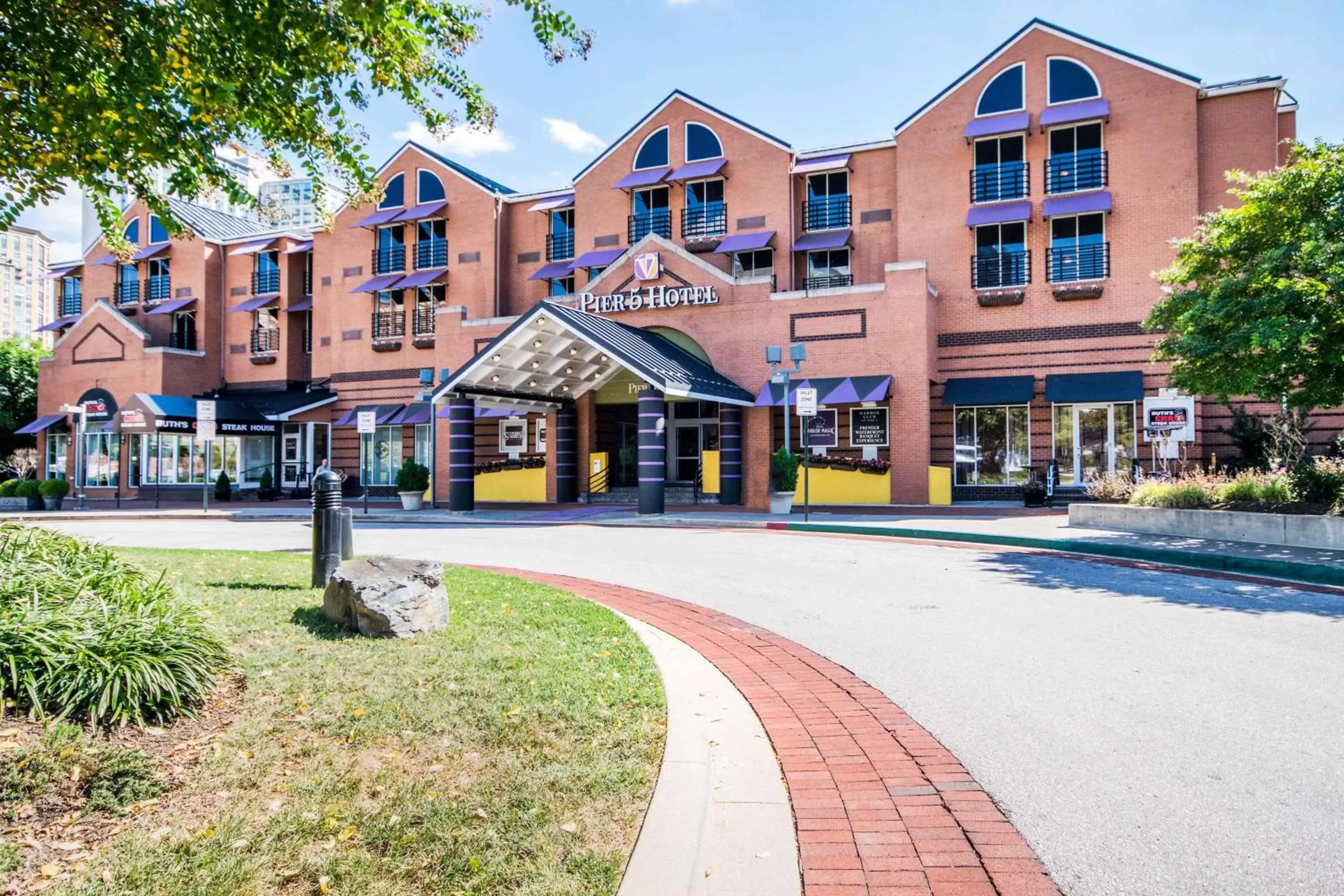 Property Building in Pier 5 Hotel Baltimore, Curio Collection by Hilton