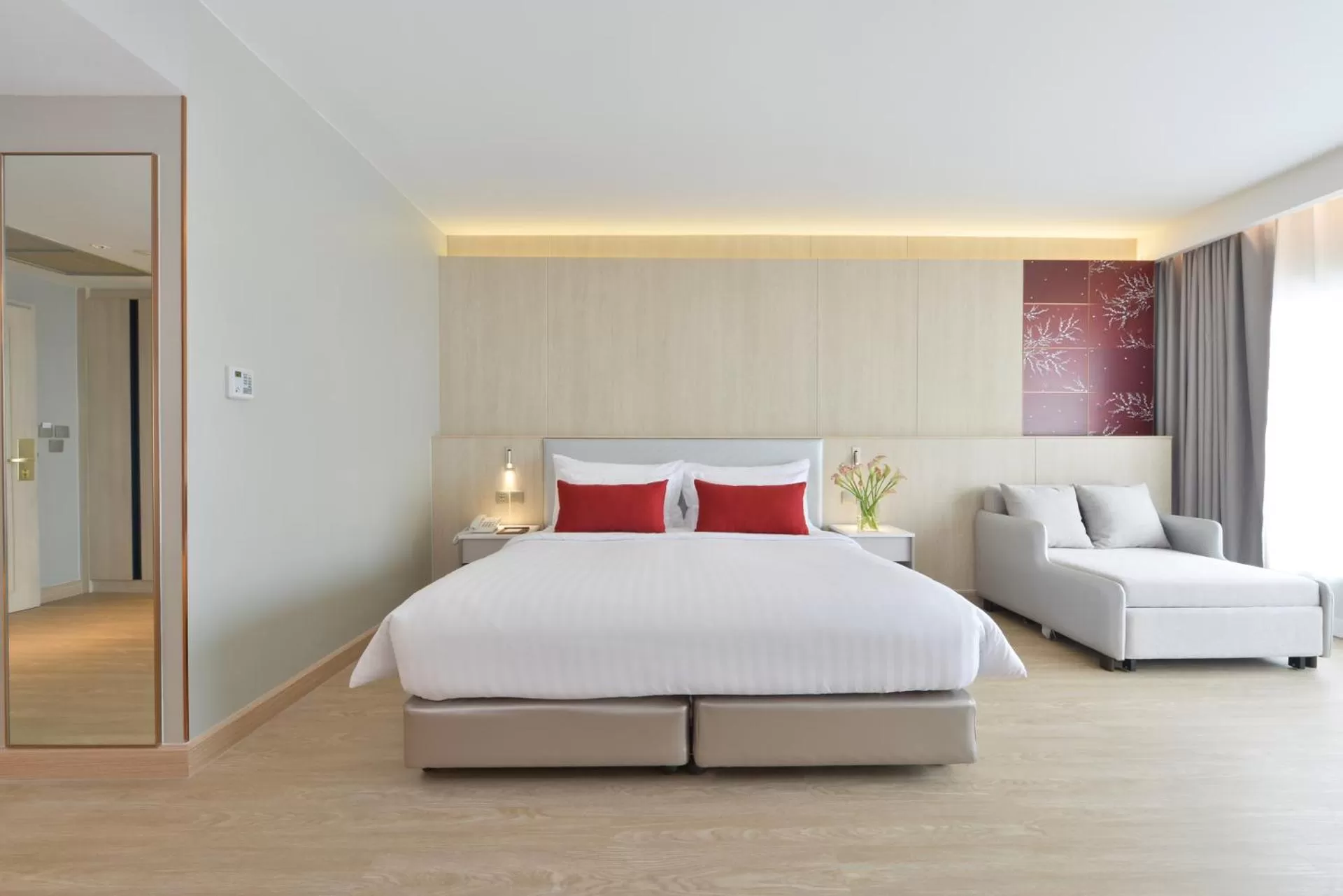 Bed in Centre Point Plus Hotel Pratunam