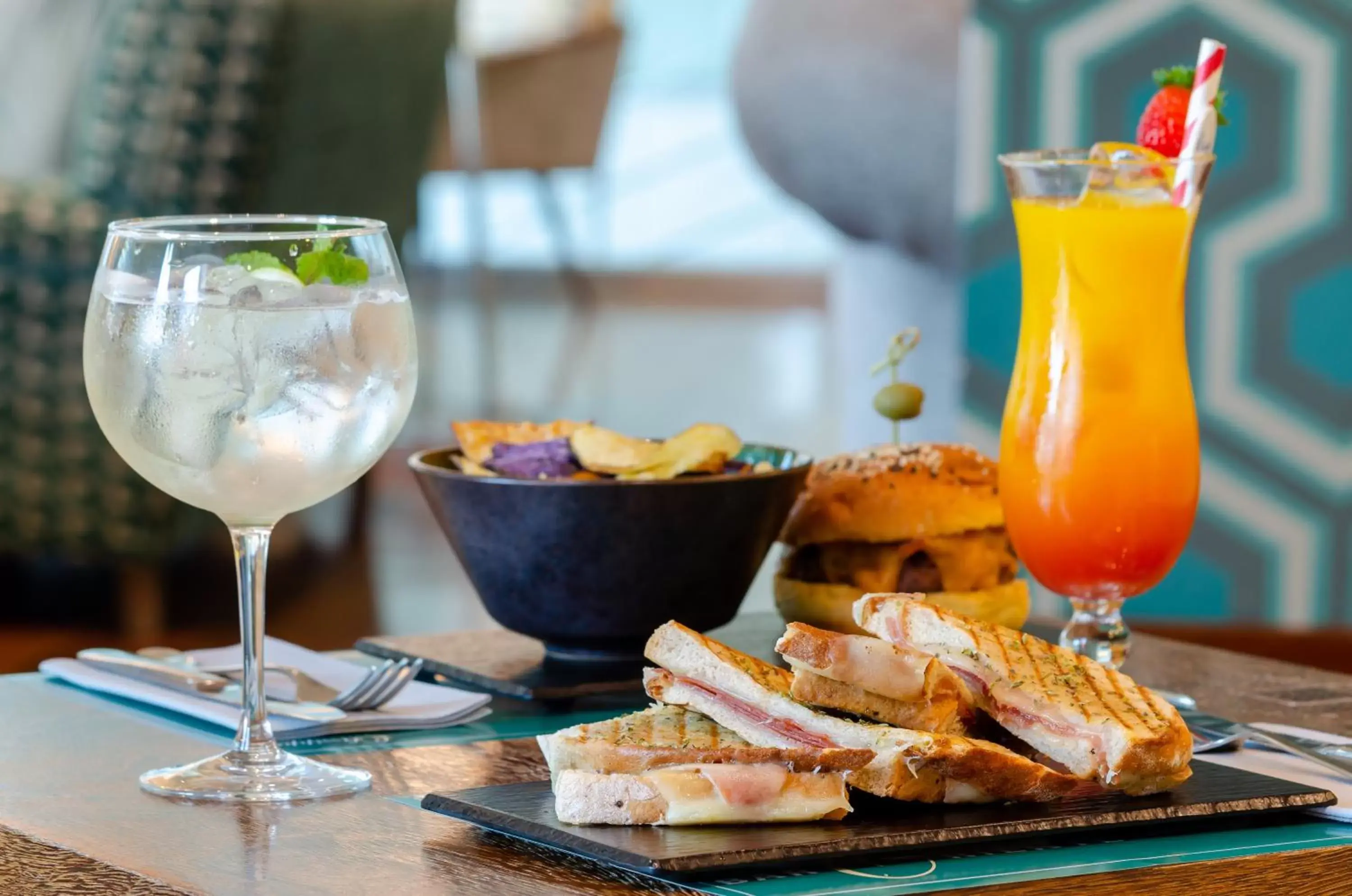 Lounge or bar in Olissippo Oriente Lounge or bar in Olissippo Oriente