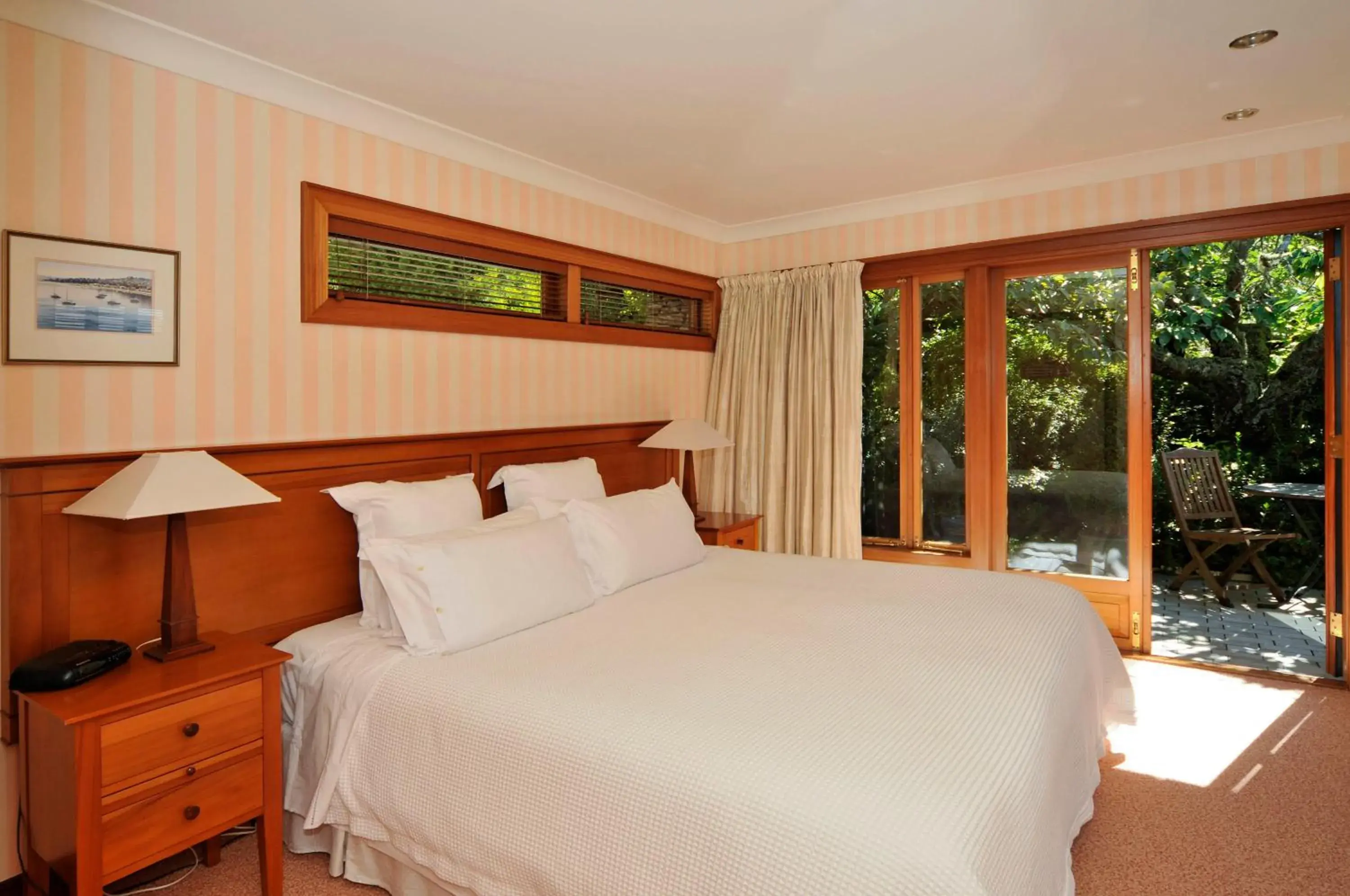 Bed in Lake Taupo Lodge