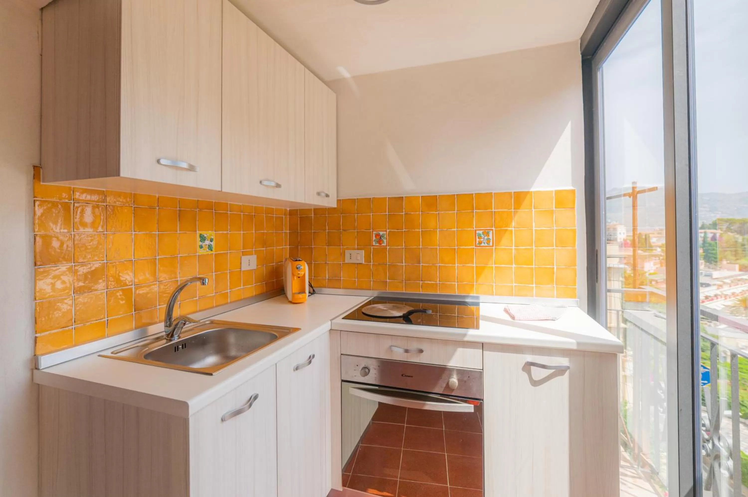 Kitchen or kitchenette in ToviMar Apartments