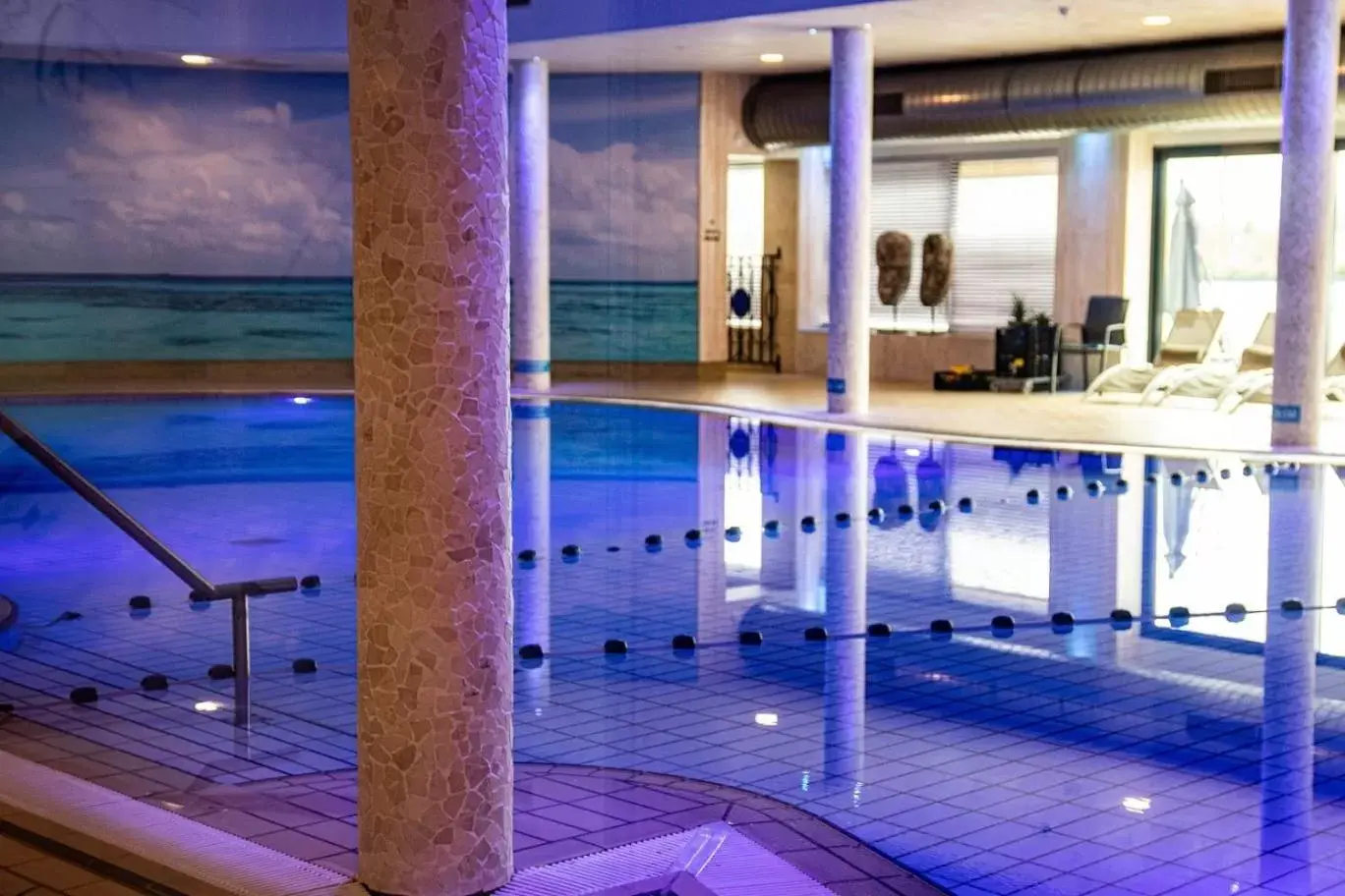 Swimming Pool in Van der Valk Hotel Tiel