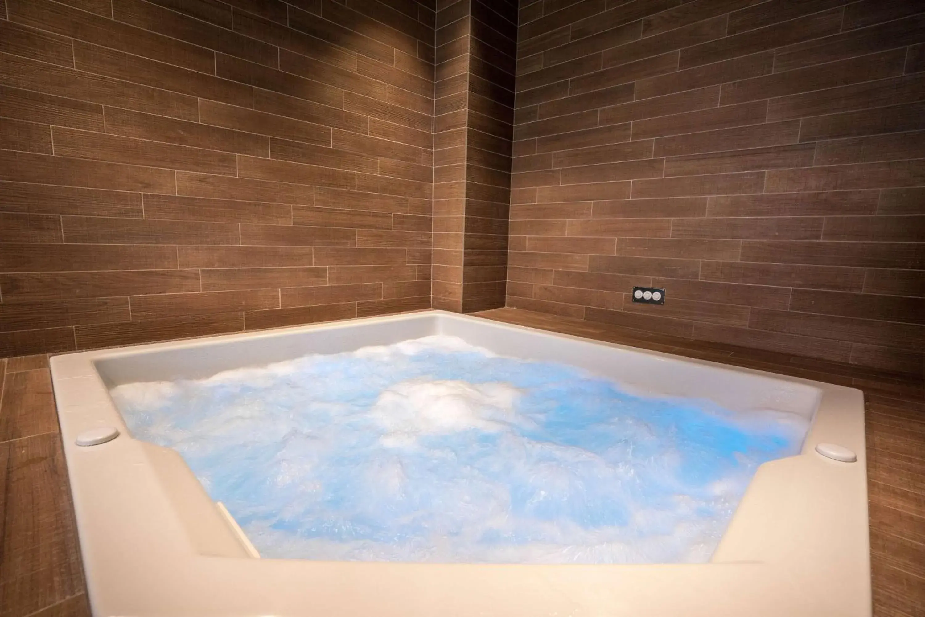 Spa and wellness centre/facilities in Best Western Plus Hostellerie Du Vallon Spa and wellness centre/facilities in Best Western Plus Hostellerie Du Vallon