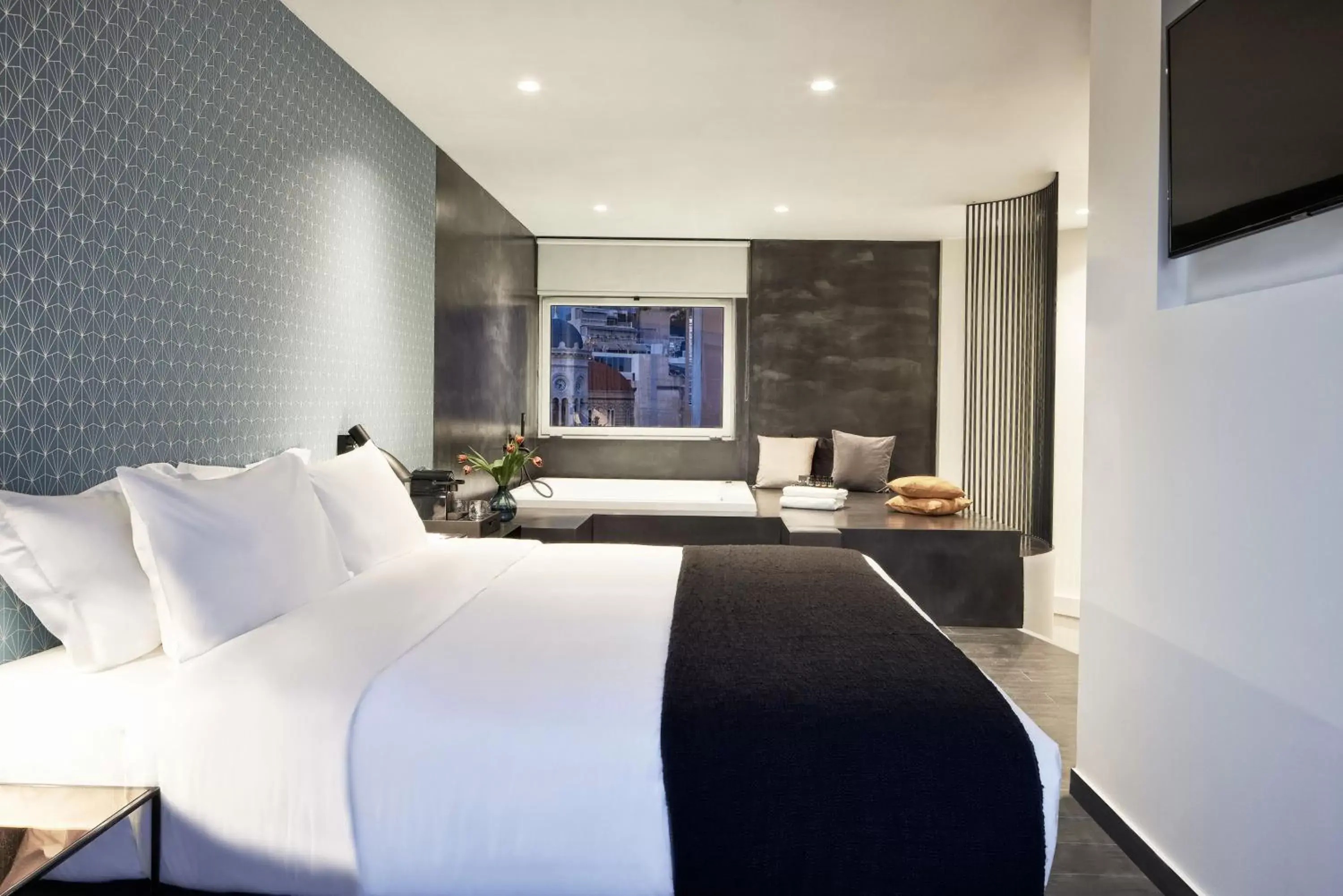 Loft with Athens City View and Hot Tub in Athens4 Loft with Athens City View and Hot Tub in Athens4