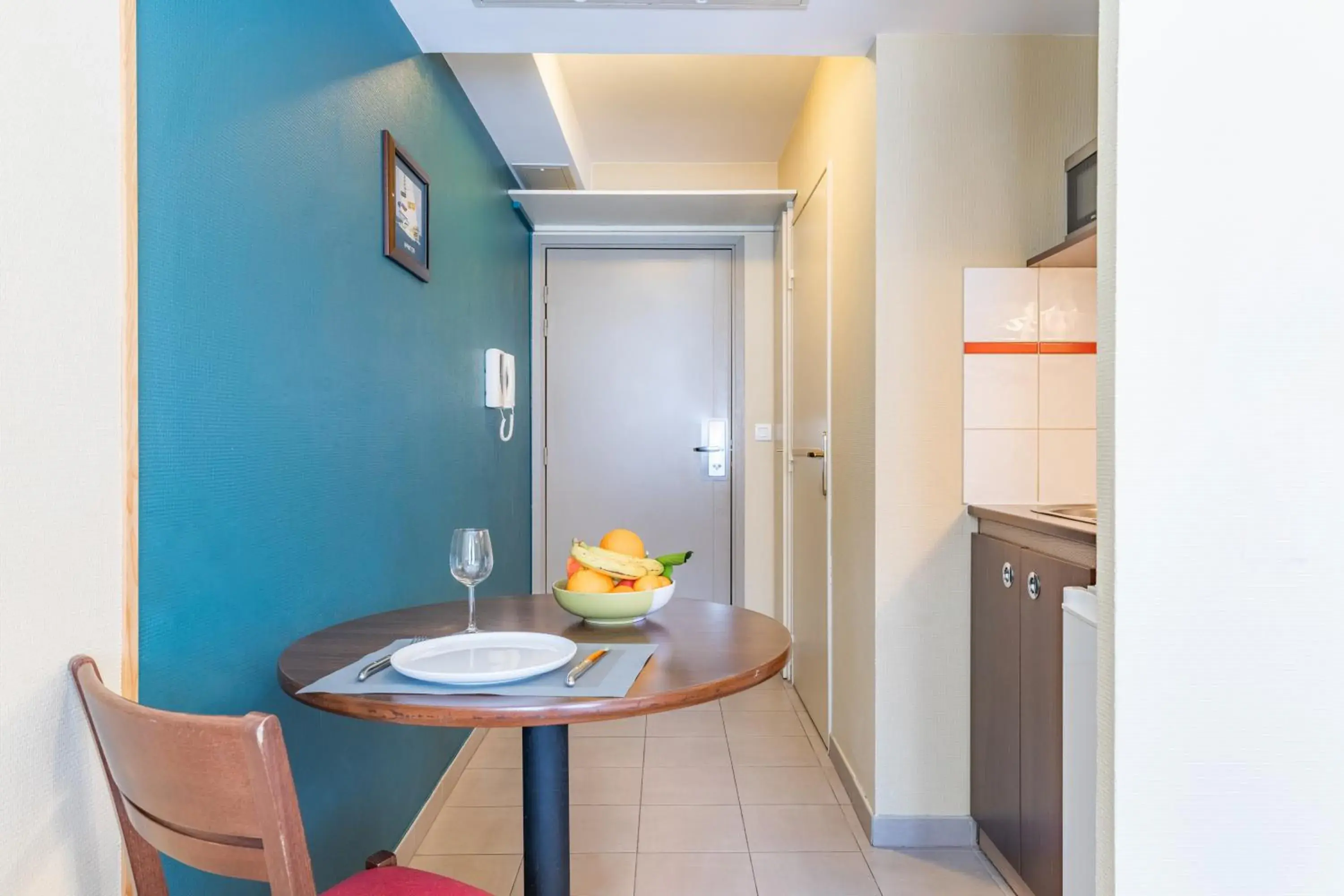Kitchen or kitchenette, Bathroom in Appart'City Nice Acropolis
