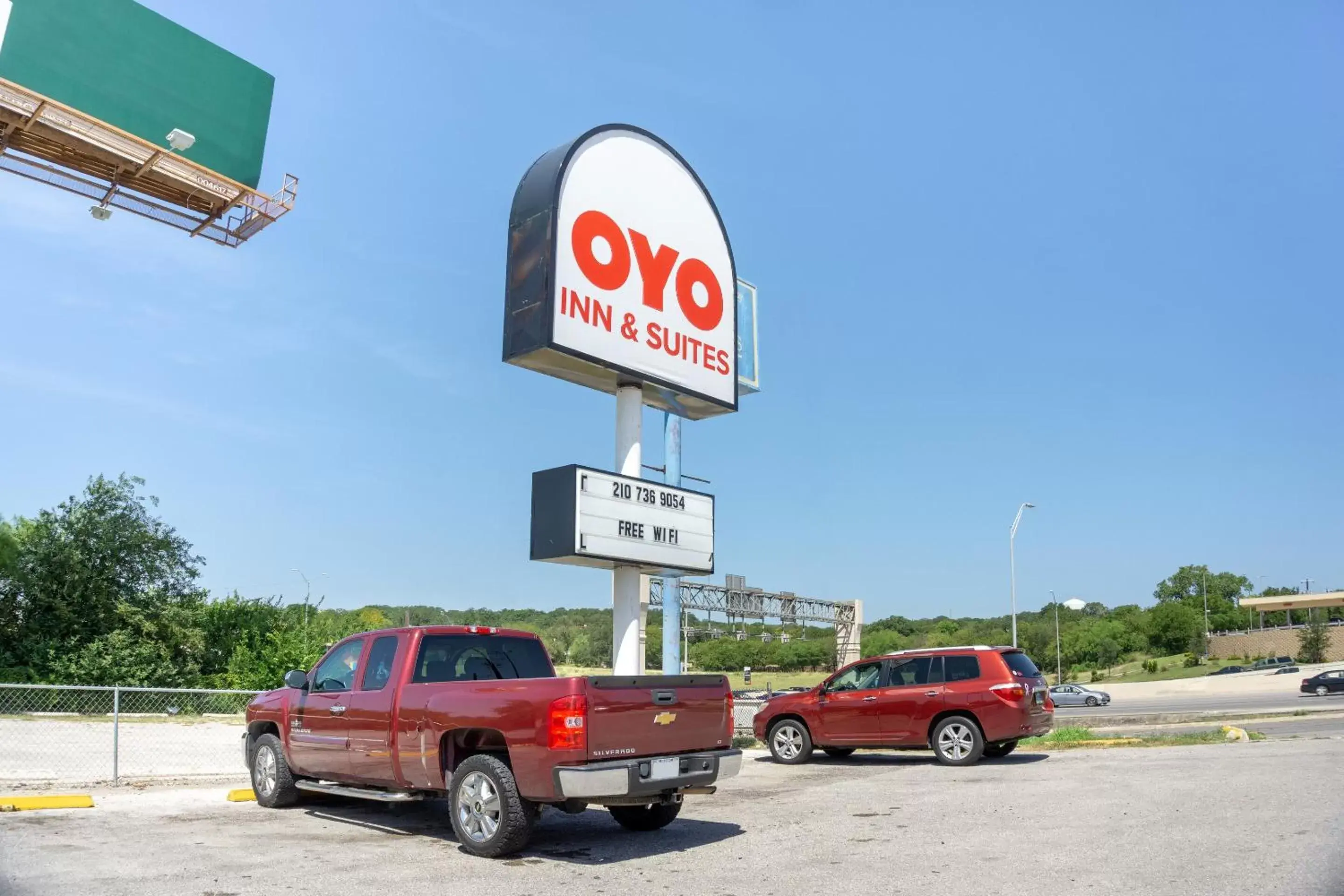 Facade/entrance in OYO Inn & Suites Medical Center San Antonio