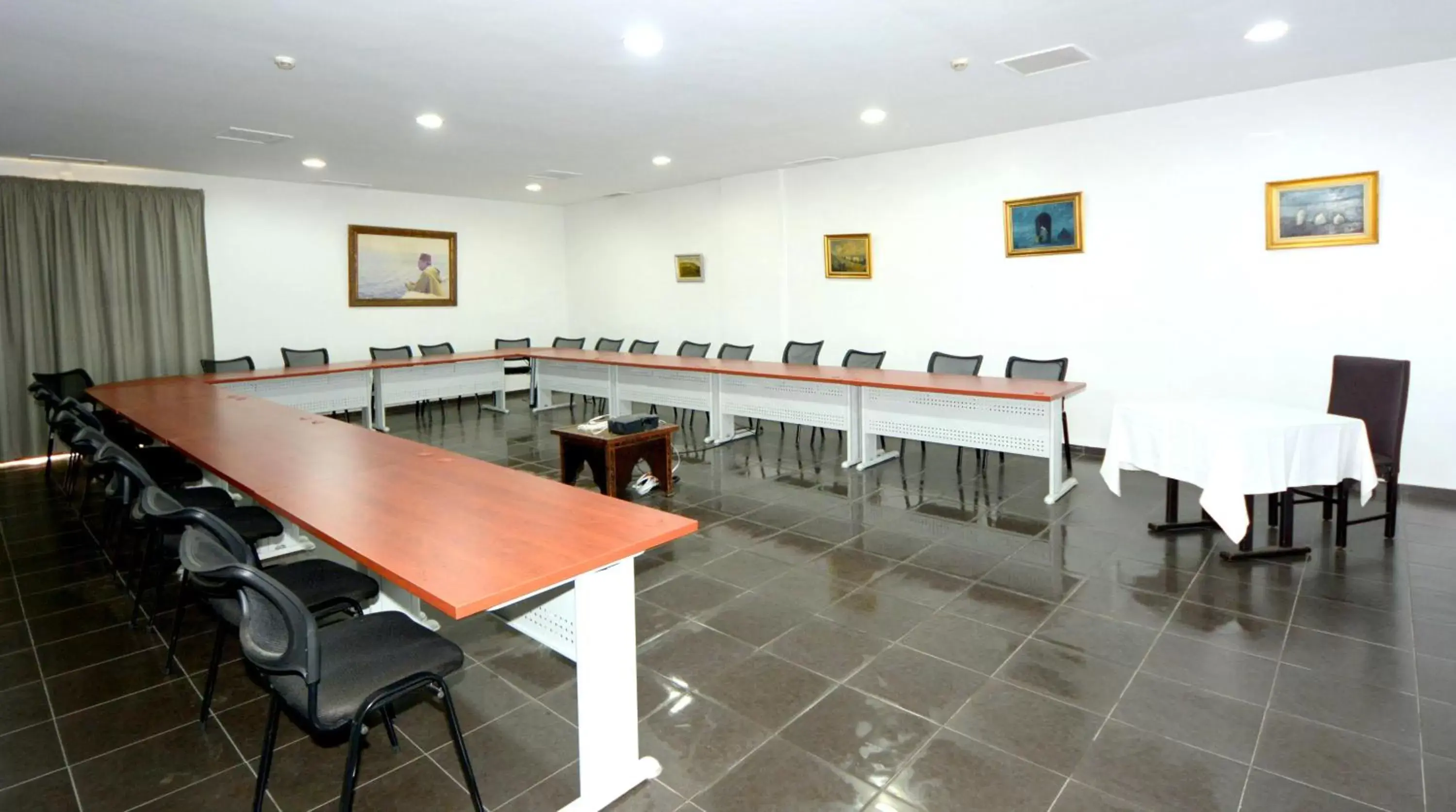 Meeting/conference room in Oasis Hotel & Spa