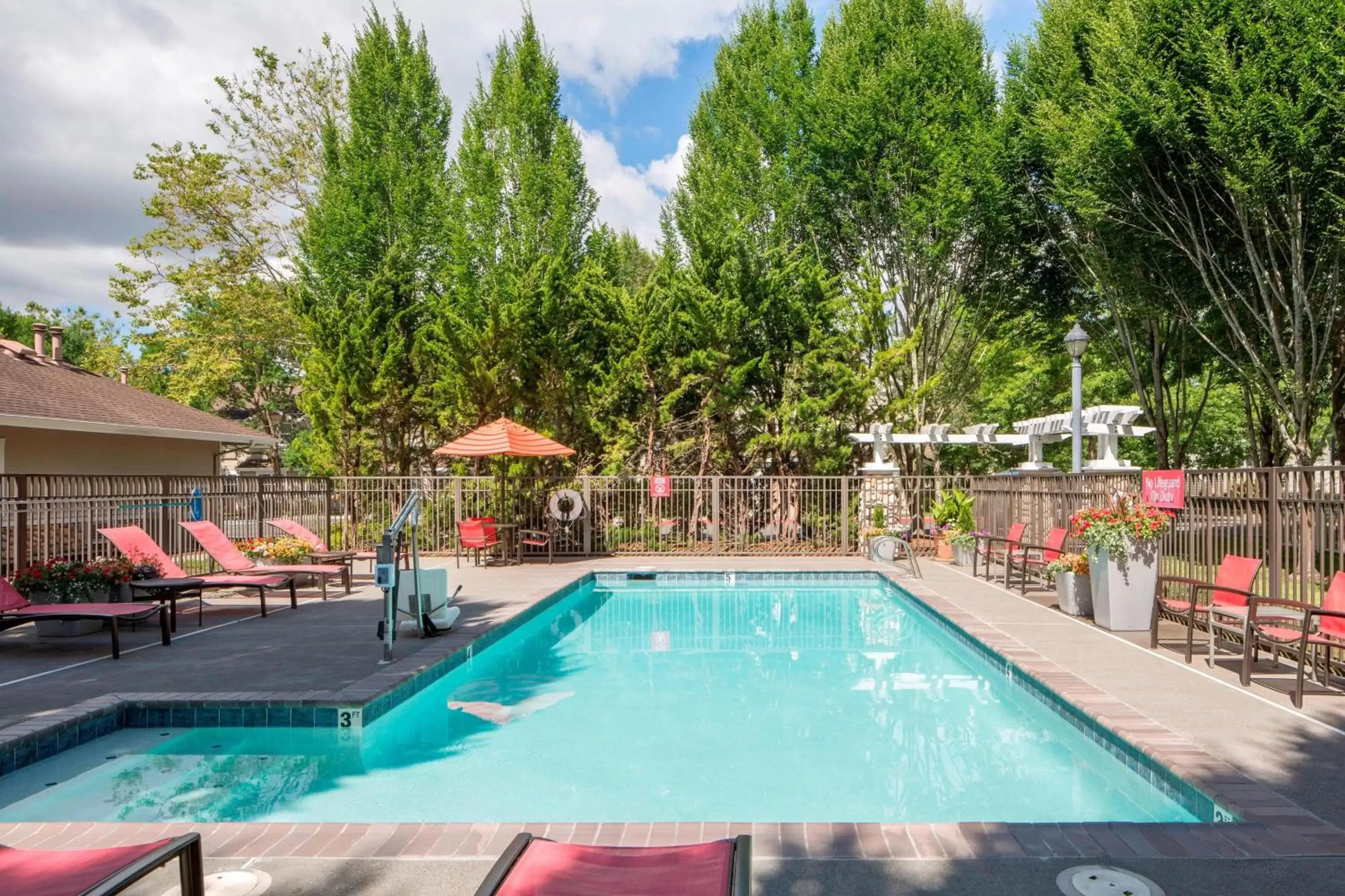 Swimming Pool in TownePlace Suites by Marriott Portland Hillsboro