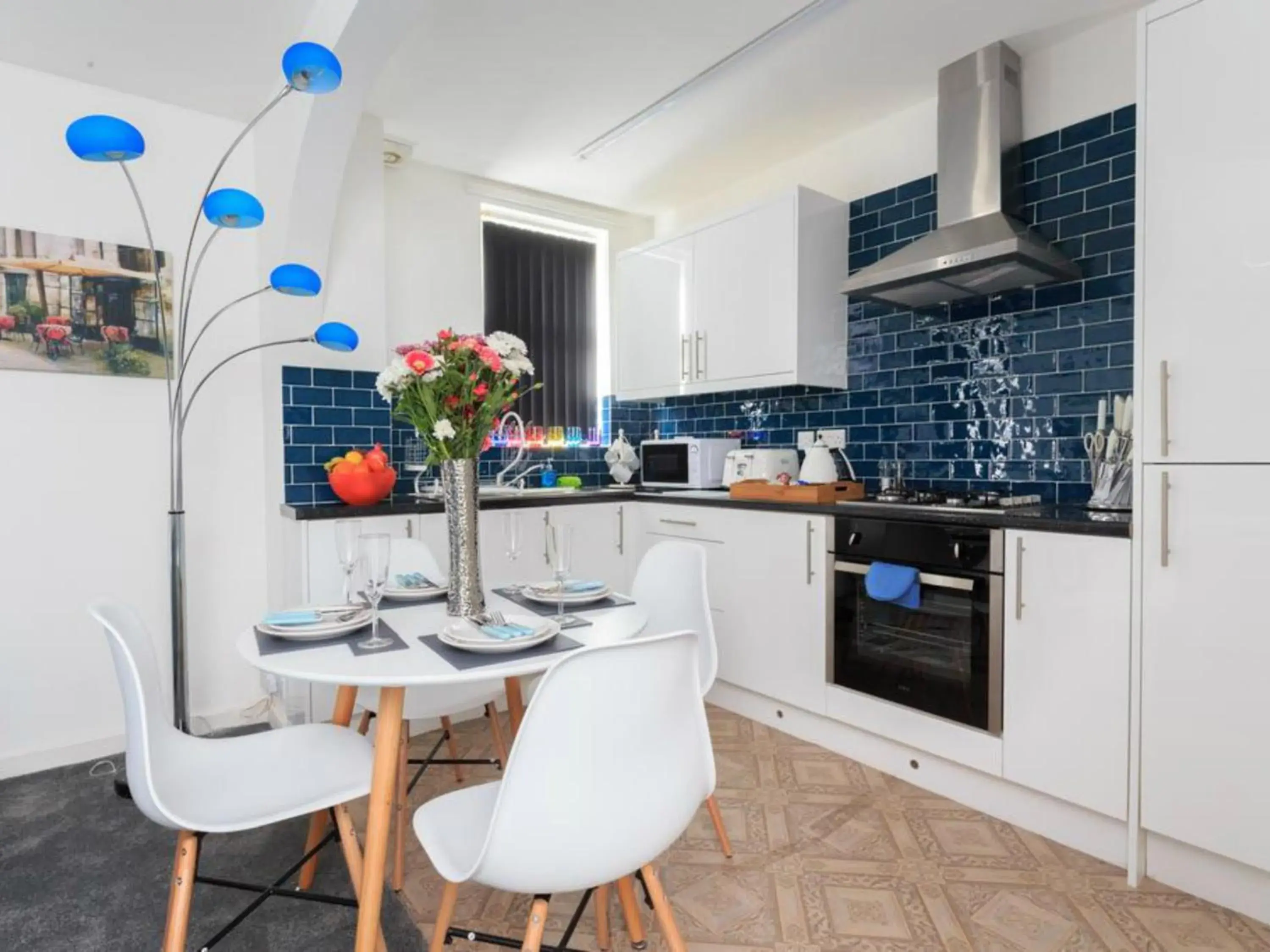 Kitchen or kitchenette, Kitchen/Kitchenette in Live in Leeds Grange Apartments