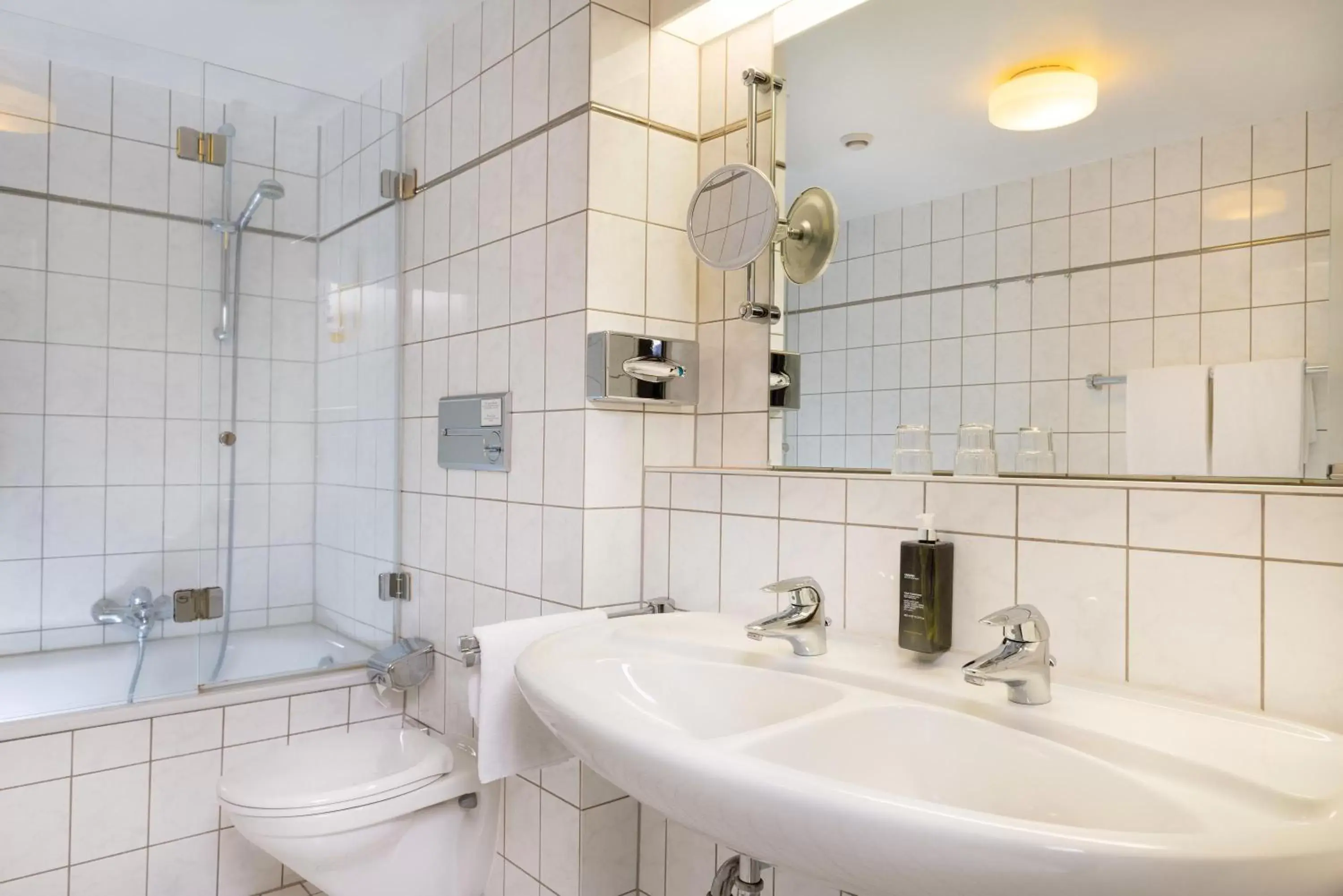 Bathroom in Seminaris Hotel Lüneburg